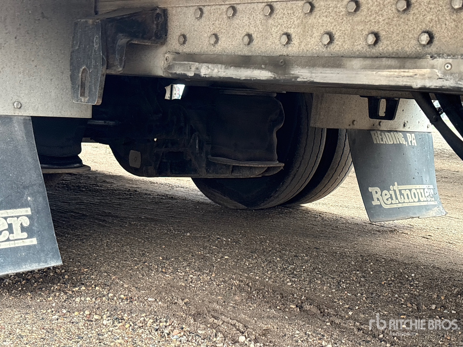 2018 Reitnouer 53 ft T/A Spread Axle