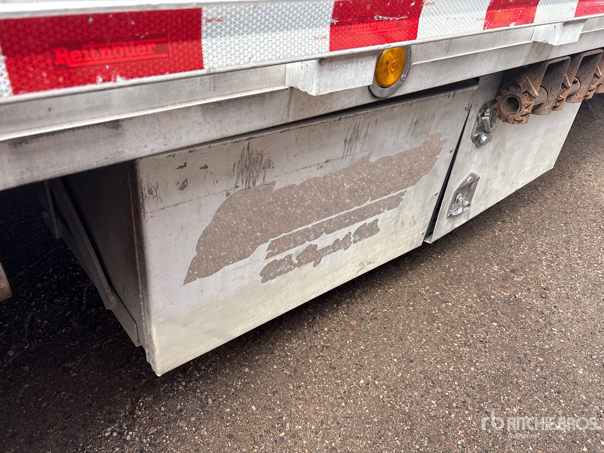 2018 Reitnouer 53 ft T/A Spread Axle