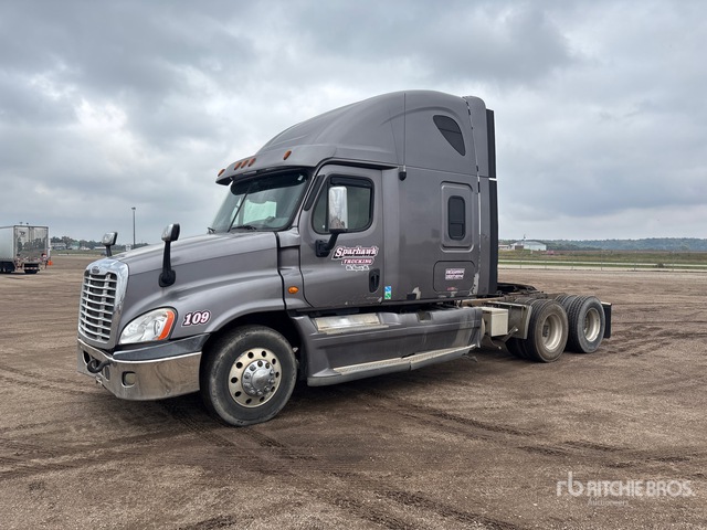 2010 Freightliner Cascadia 125 T/A Sleeper Truck Tractor