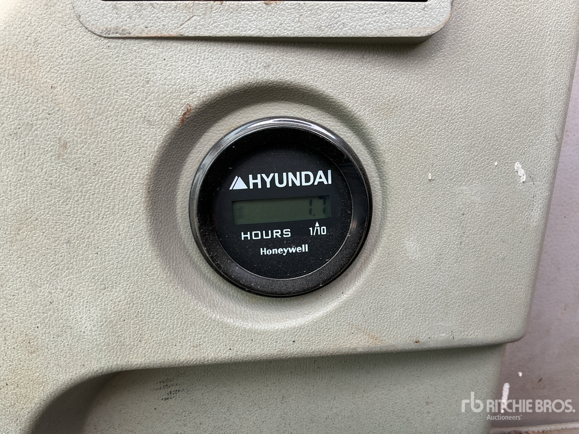Hyundai R215