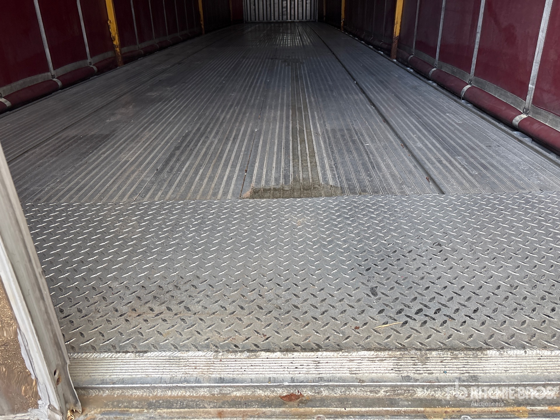 2020 Mac 53 ft T/A Spread Axle