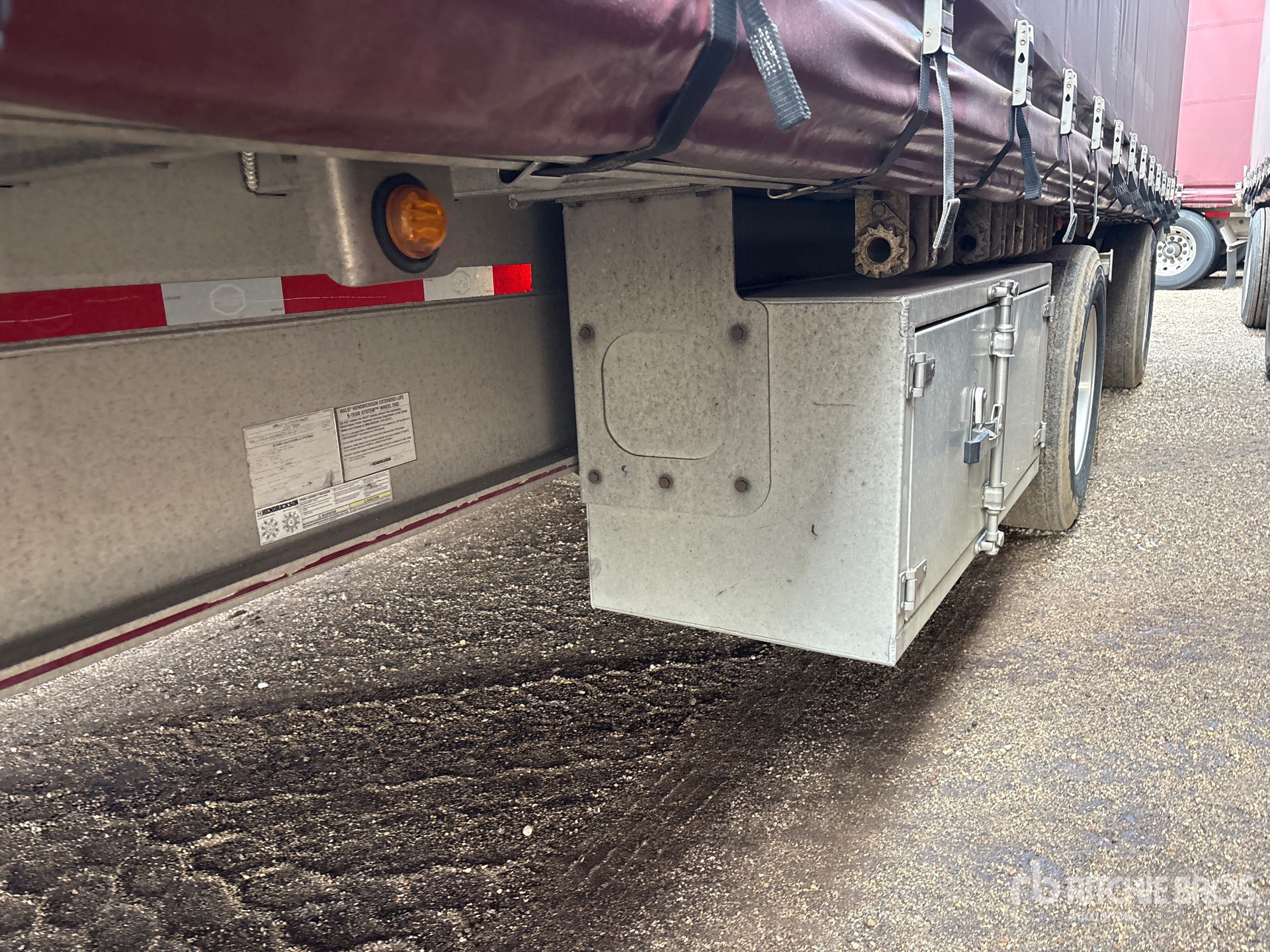 2020 Mac 53 ft T/A Spread Axle