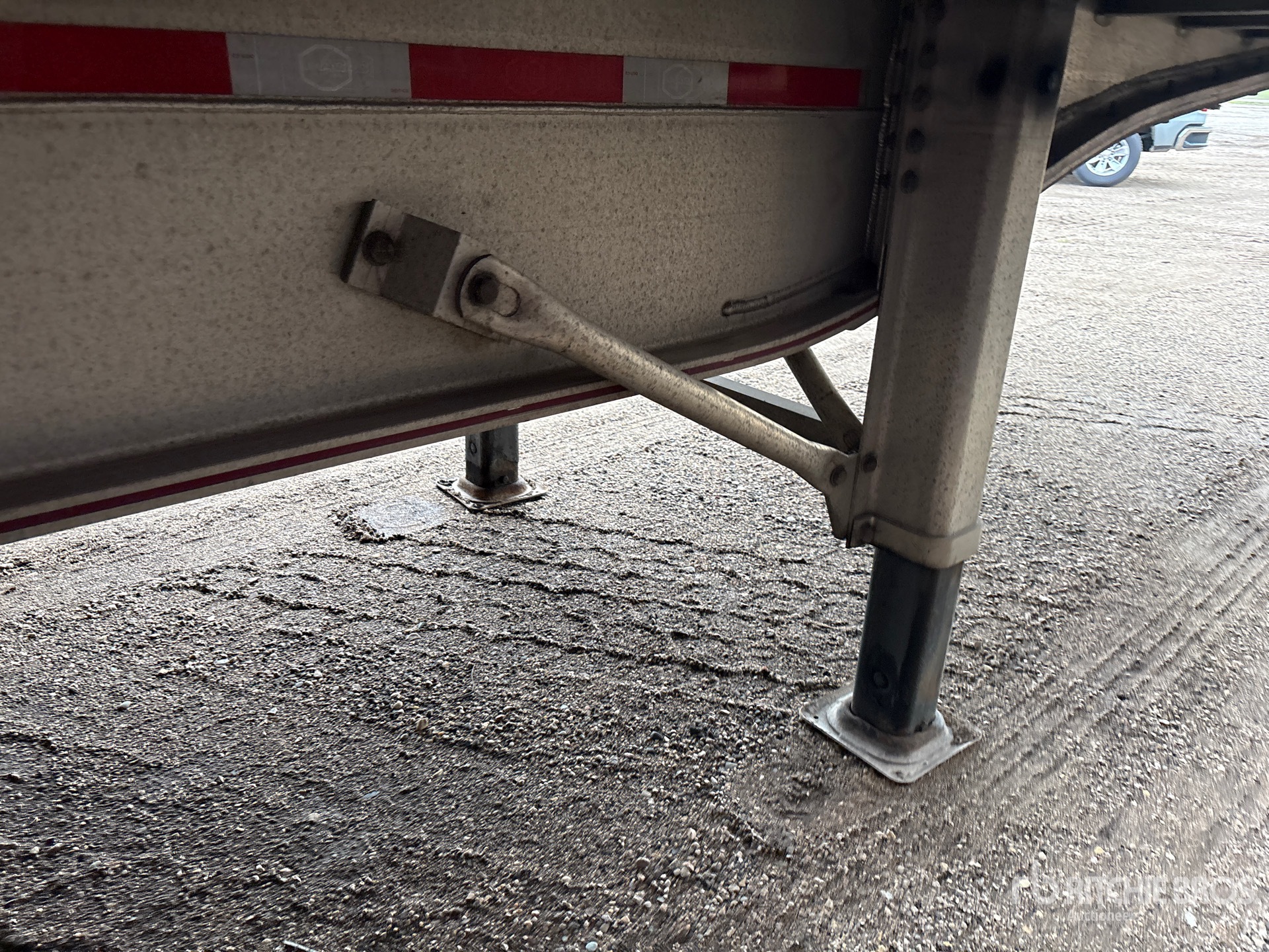 2020 Mac 53 ft T/A Spread Axle
