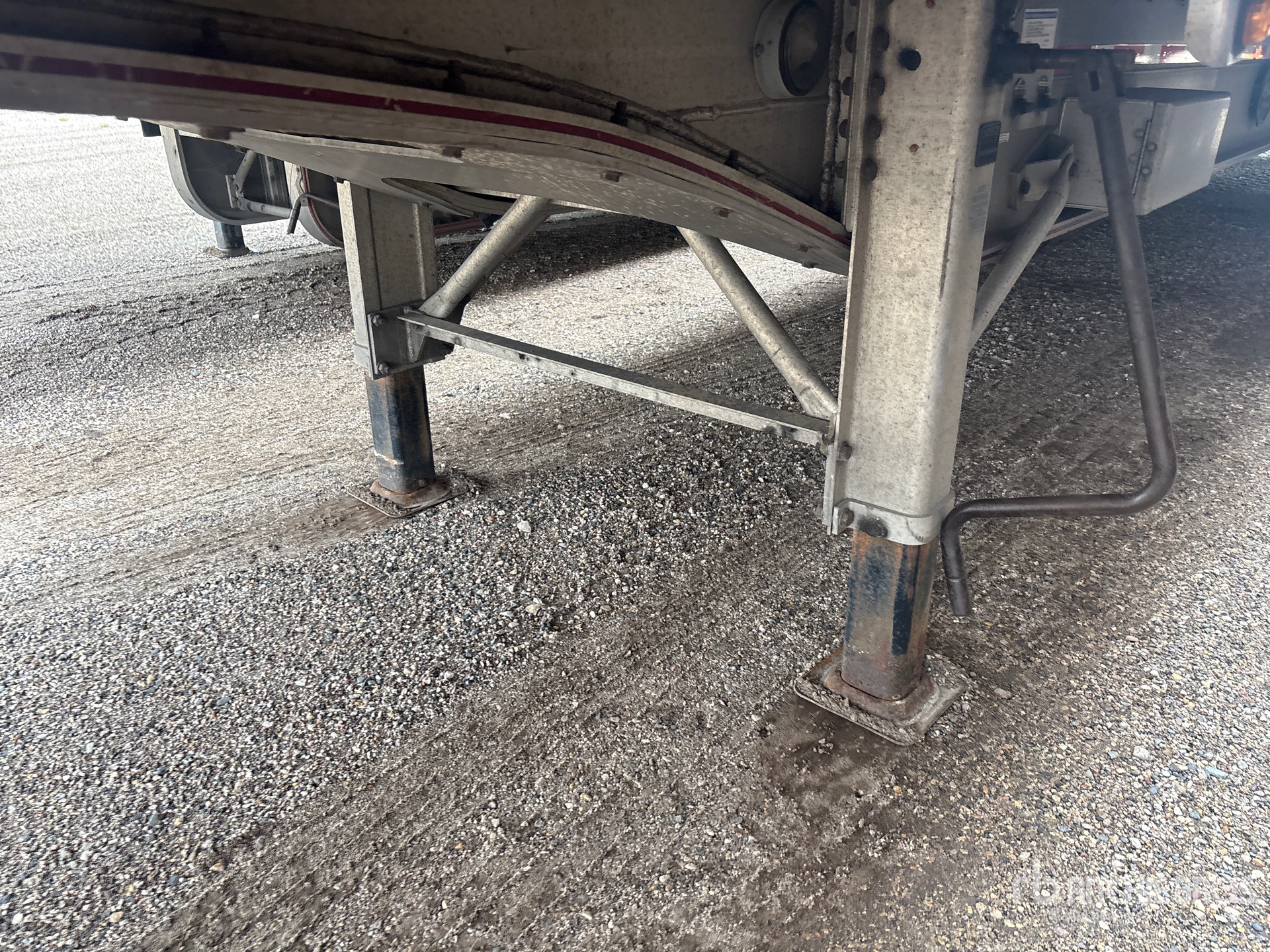 2020 Mac 53 ft T/A Spread Axle