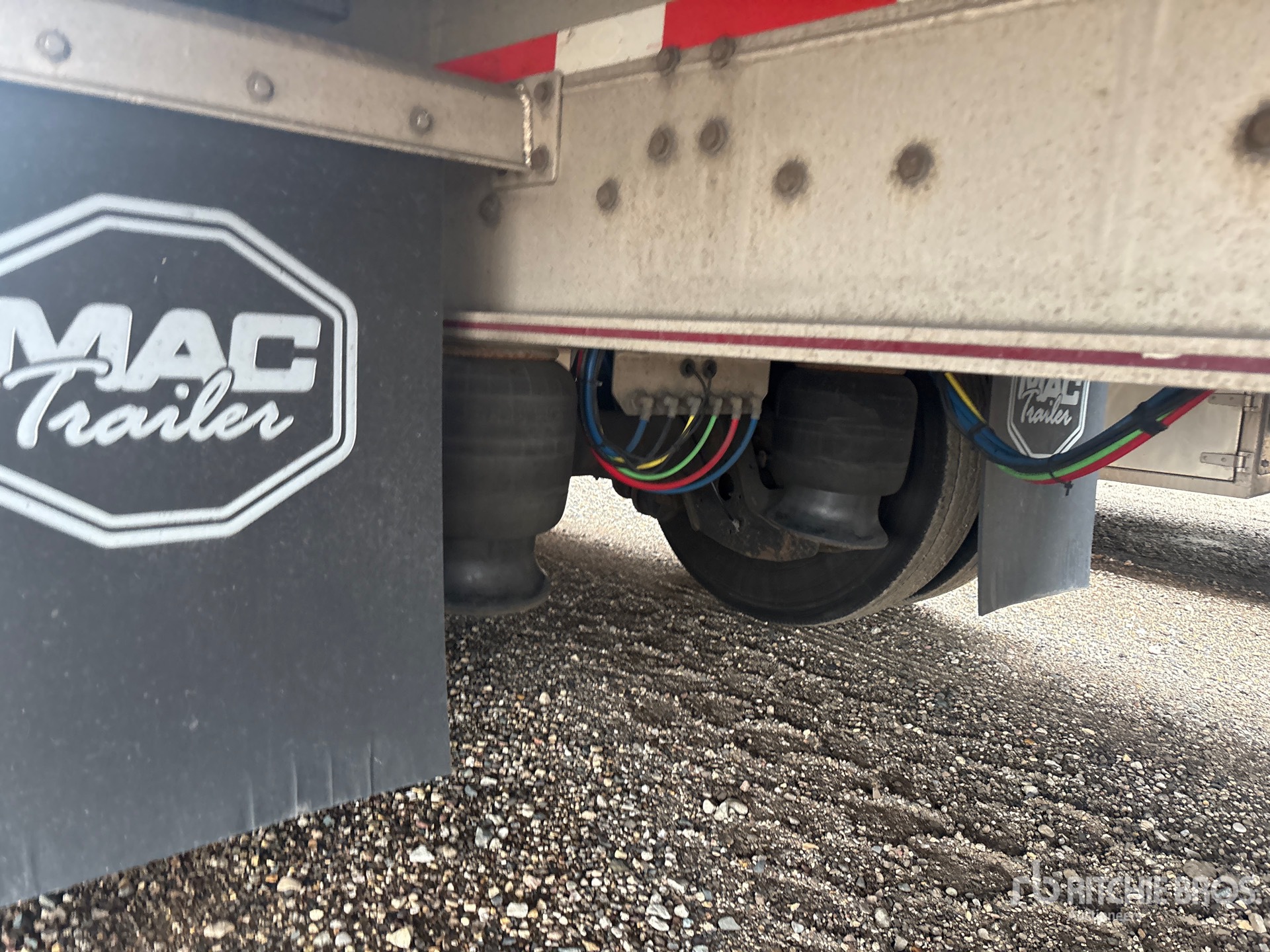 2020 Mac 53 ft T/A Spread Axle