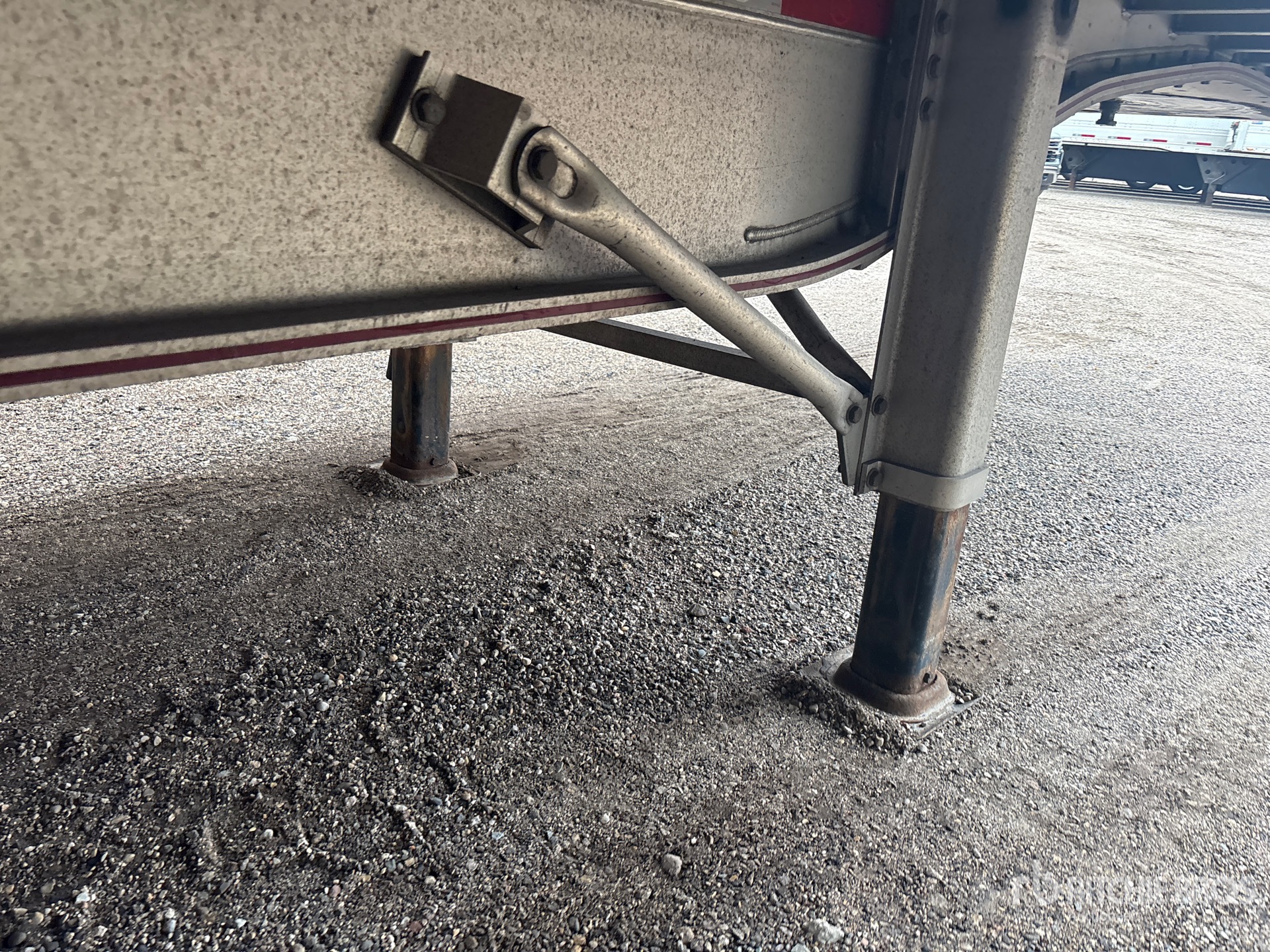 2020 Mac 53 ft T/A Spread Axle
