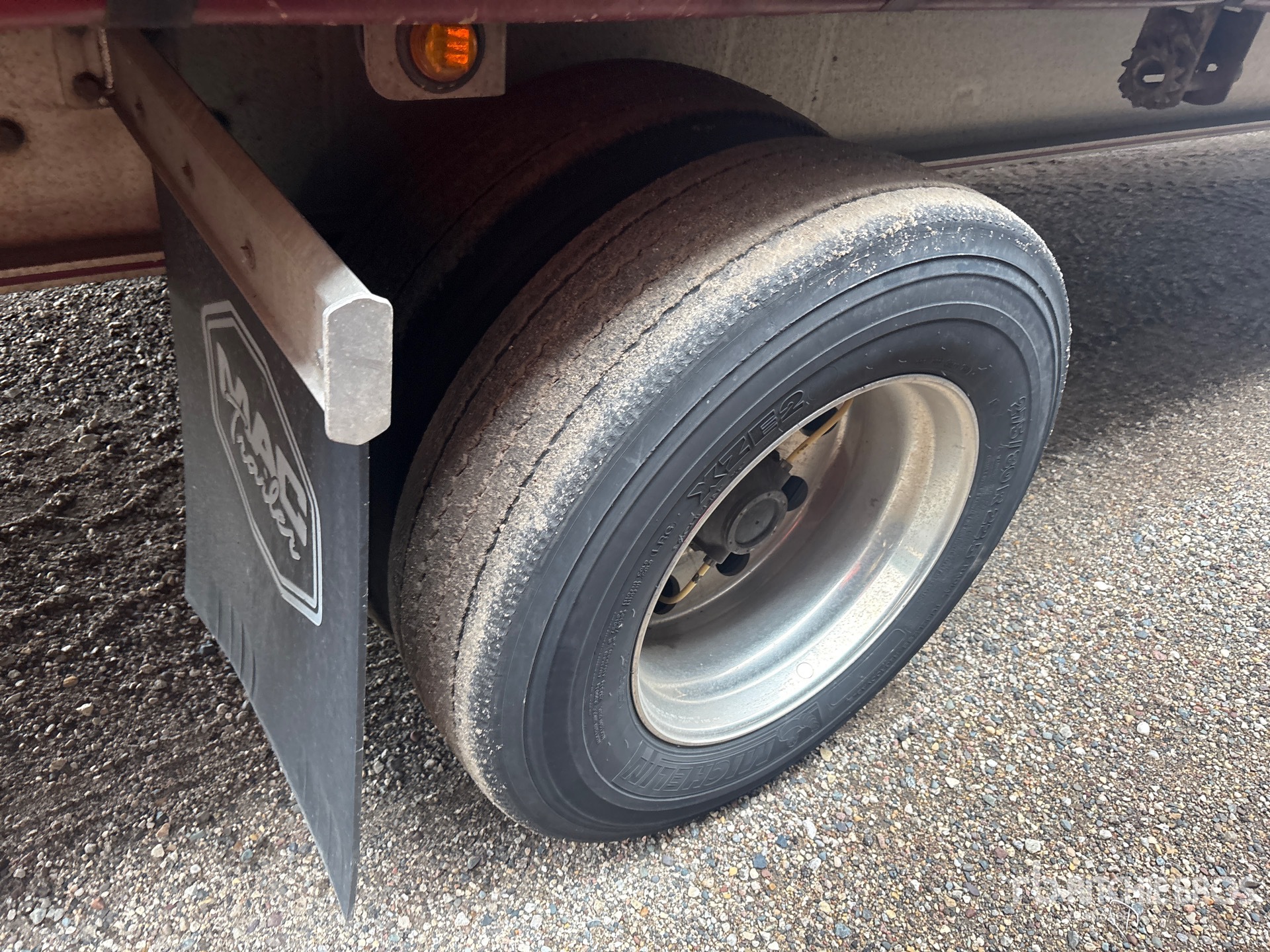 2020 Mac 53 ft T/A Spread Axle
