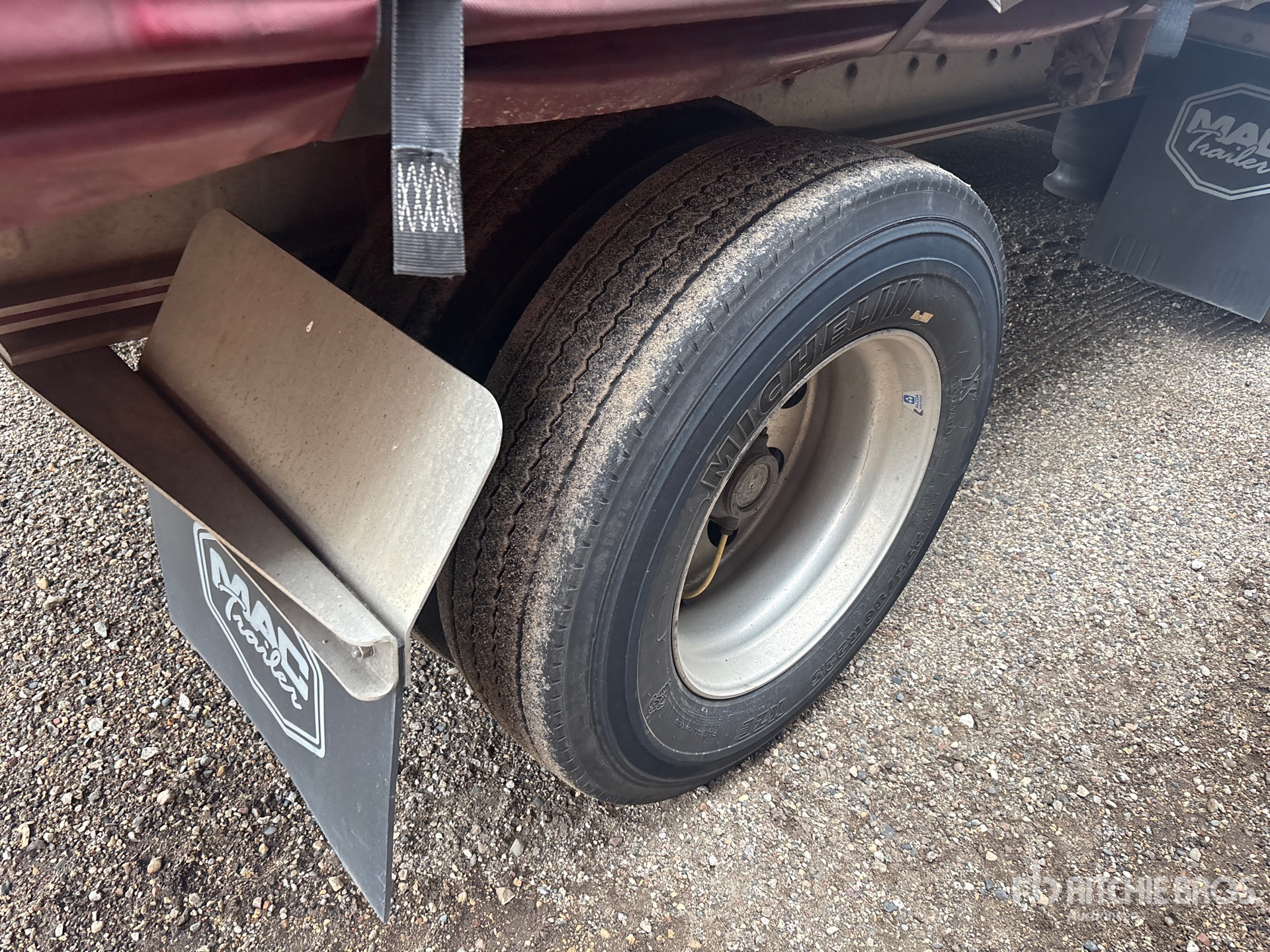 2020 Mac 53 ft T/A Spread Axle