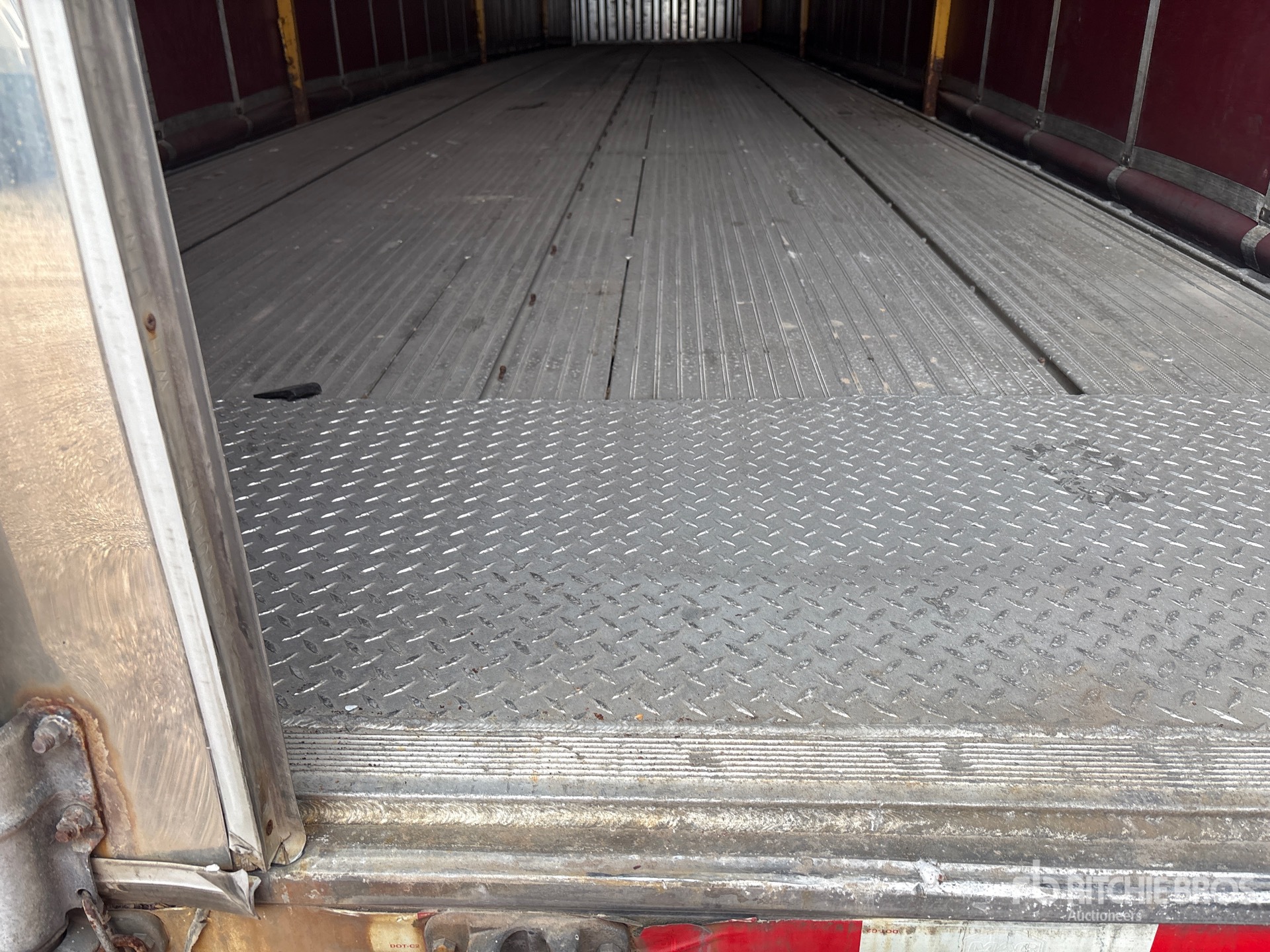 2020 Mac 53 ft T/A Spread Axle