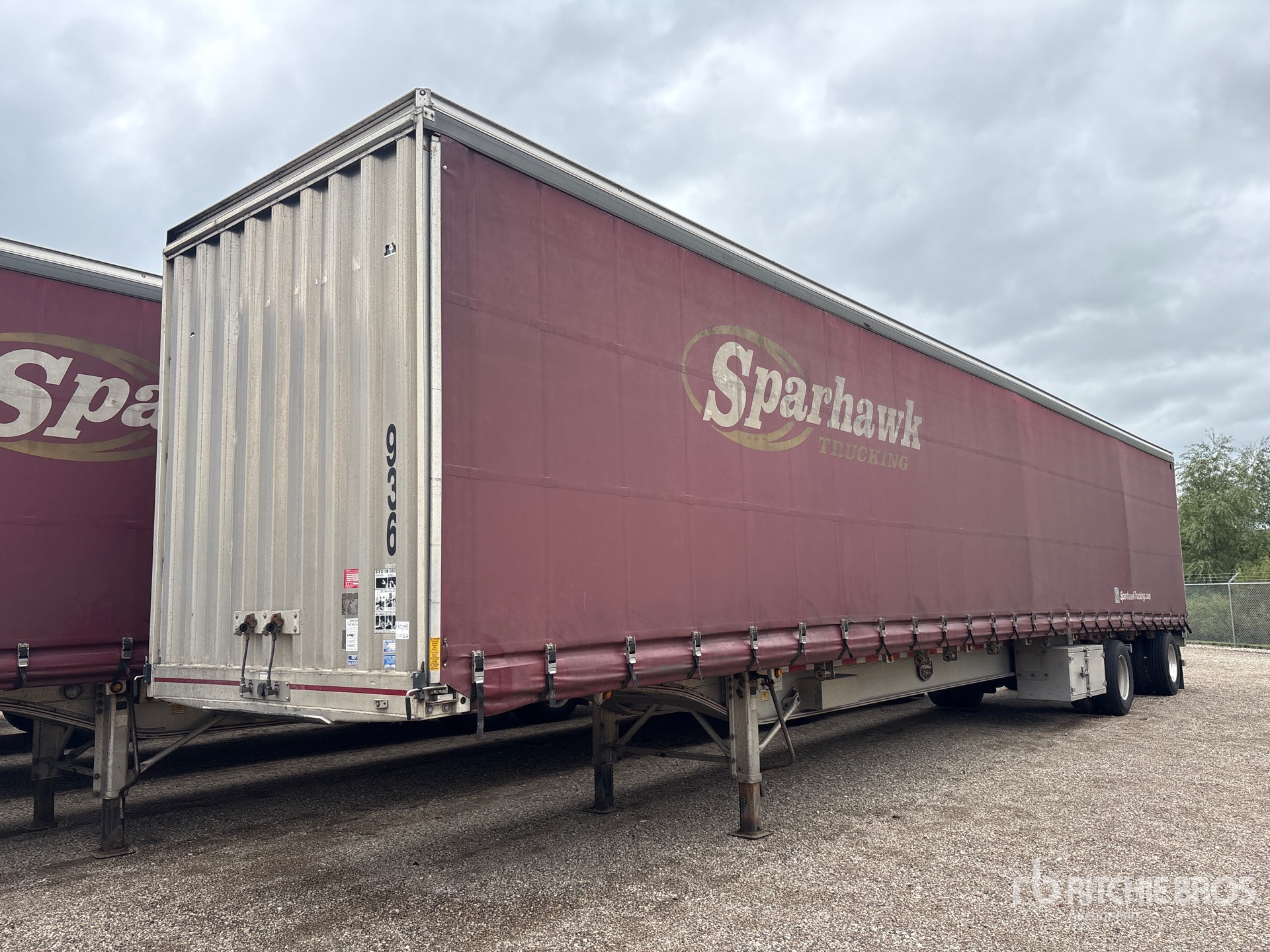 2020 Mac 53 ft T/A Spread Axle