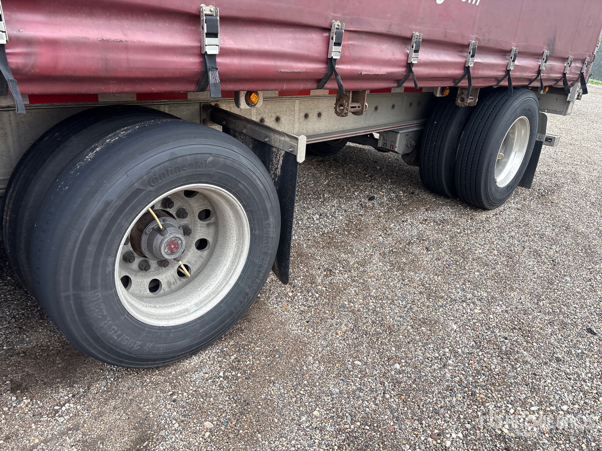 2020 Mac 53 ft T/A Spread Axle