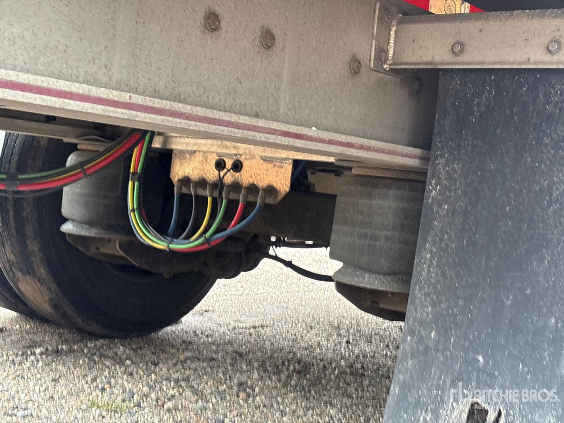2020 Mac 53 ft T/A Spread Axle