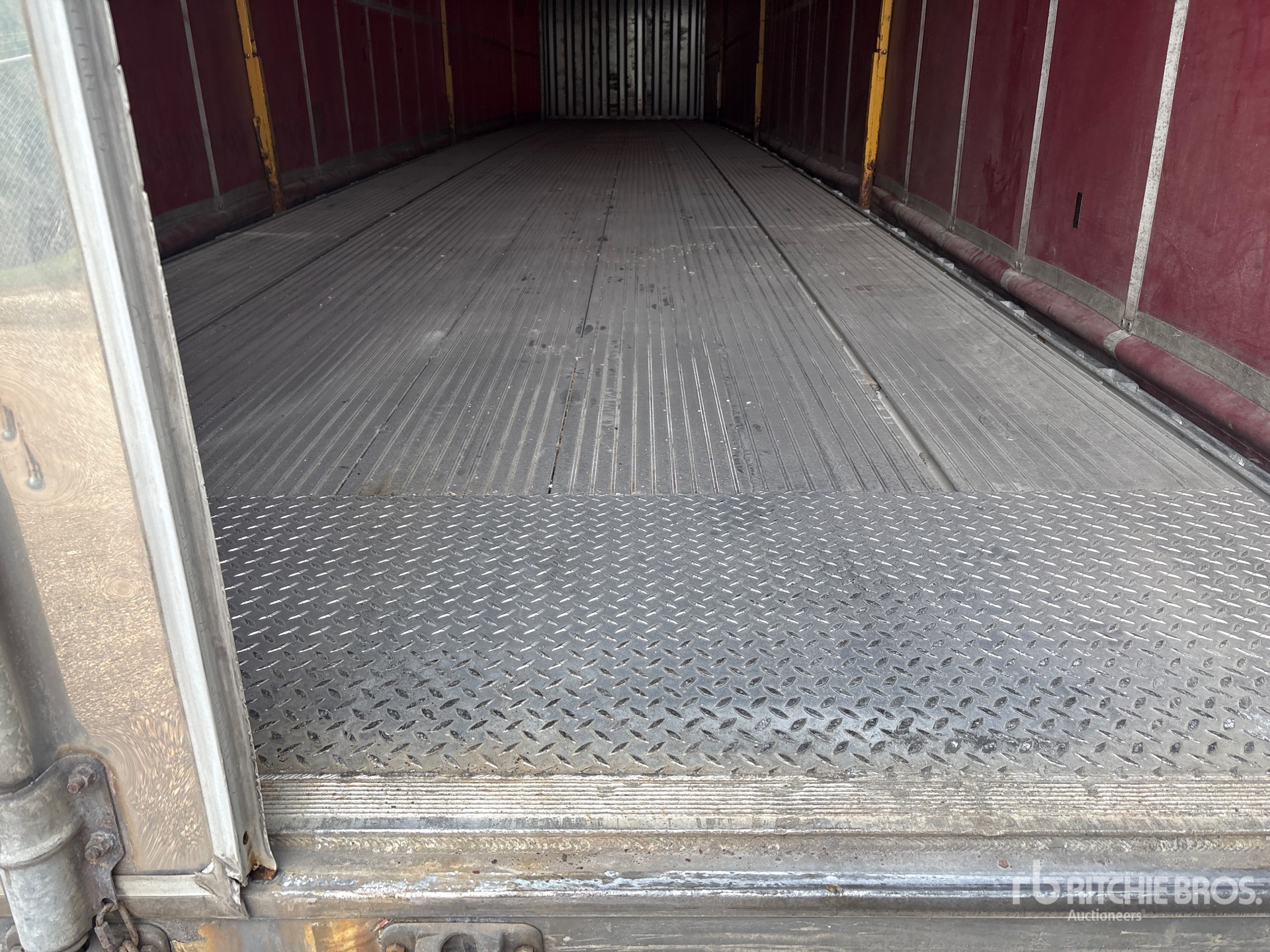2020 Mac 53 ft T/A Spread Axle