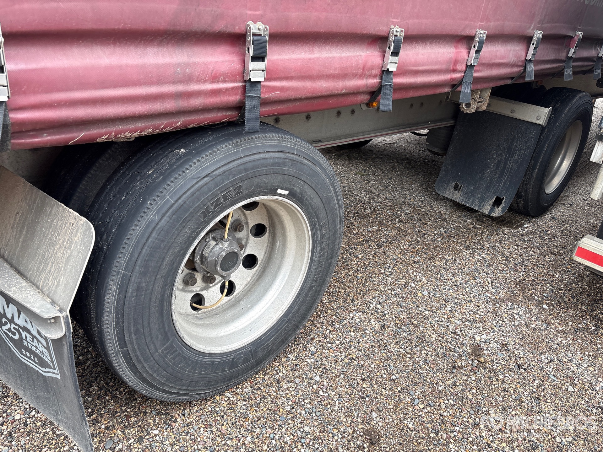 2020 Mac 53 ft T/A Spread Axle