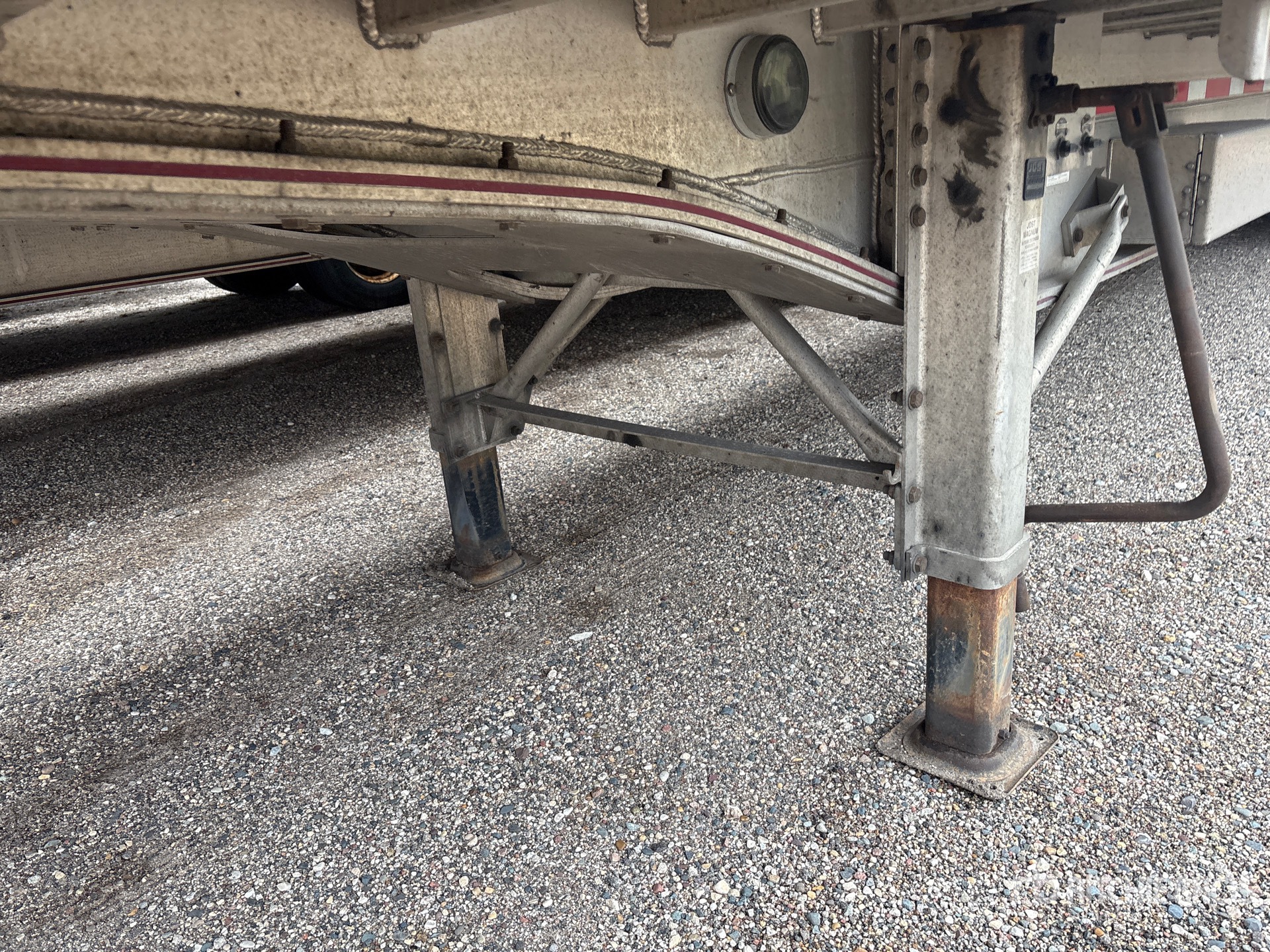 2020 Mac 53 ft T/A Spread Axle
