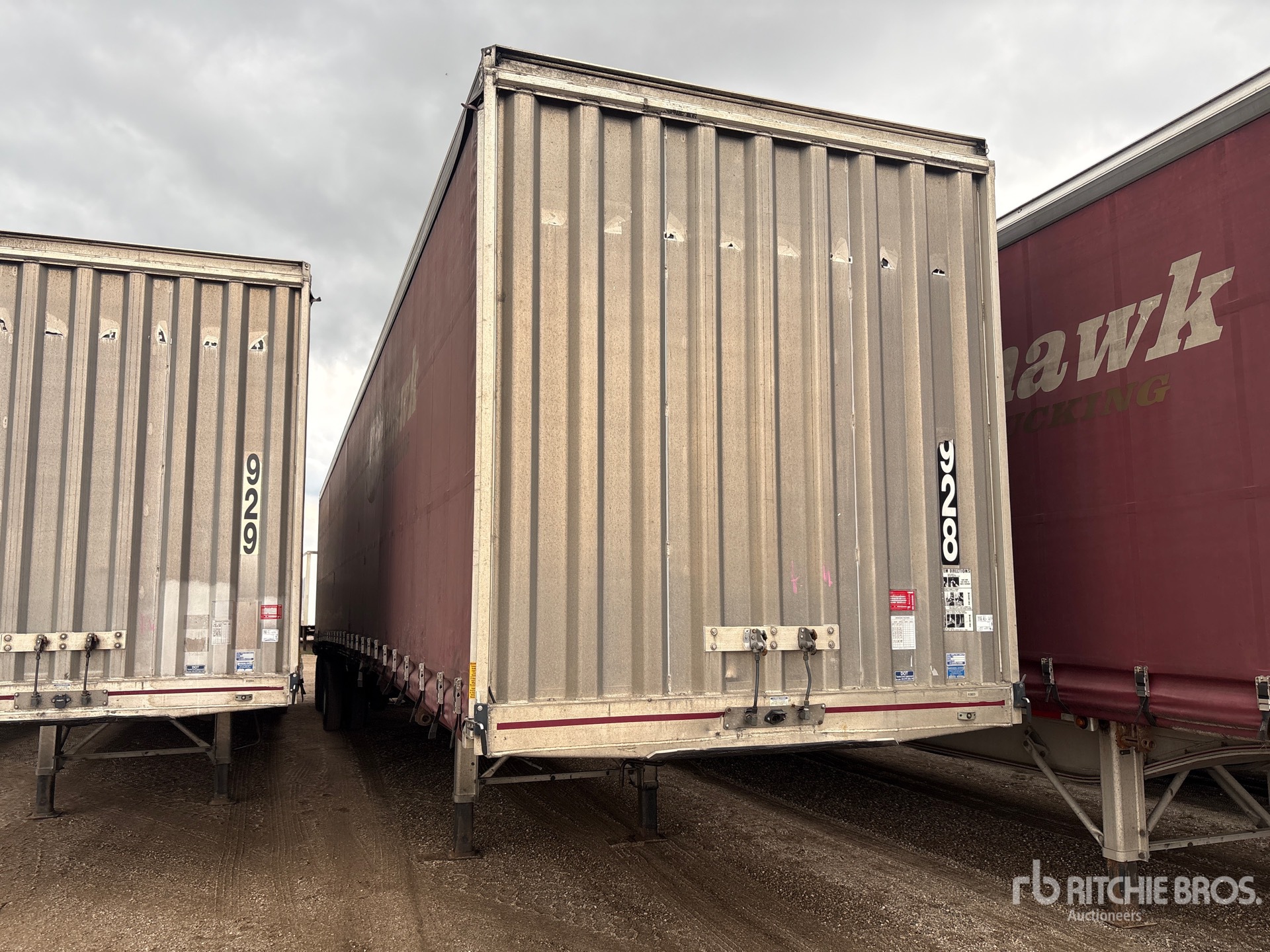 2020 Mac 53 ft T/A Spread Axle