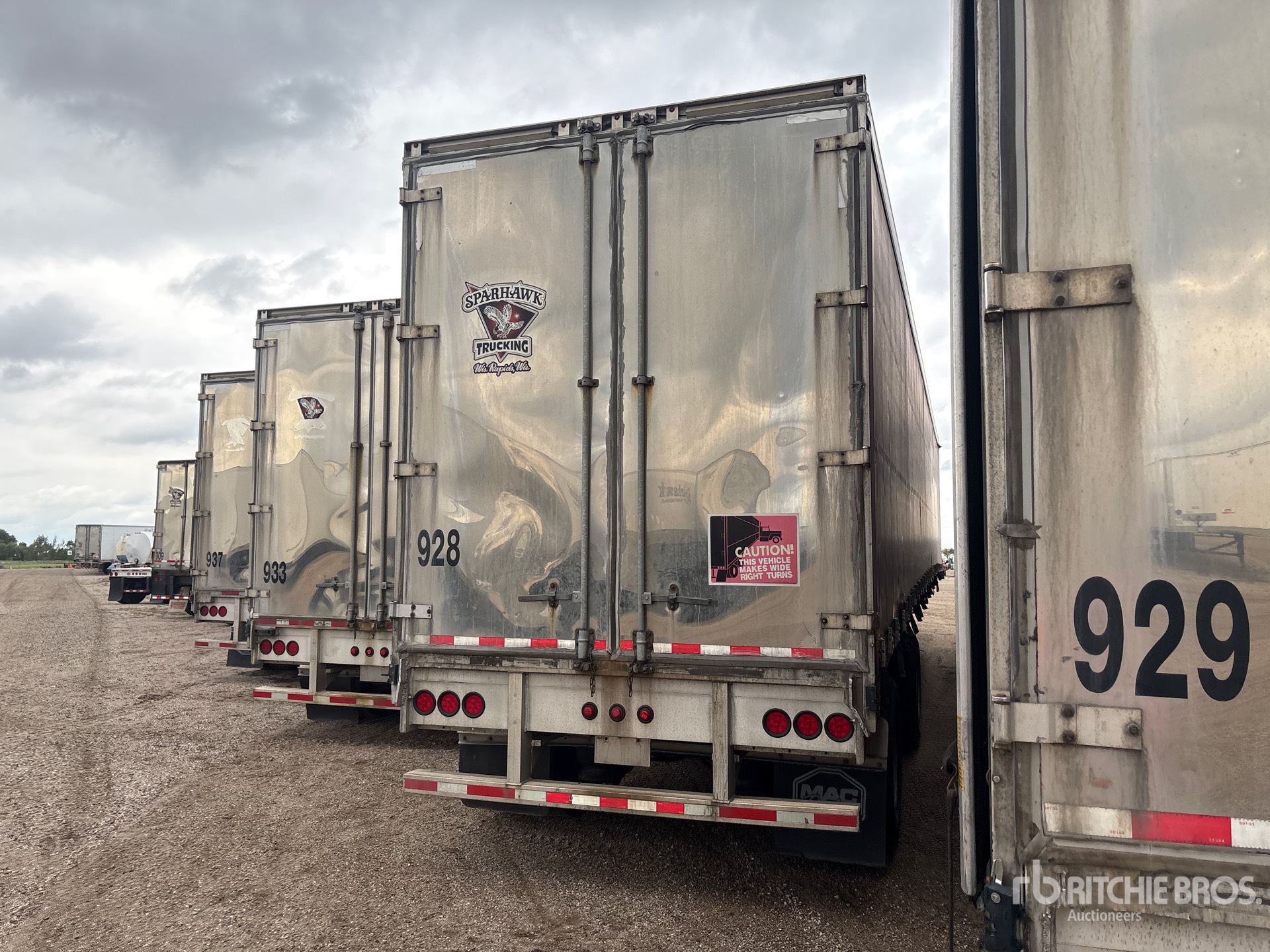 2020 Mac 53 ft T/A Spread Axle