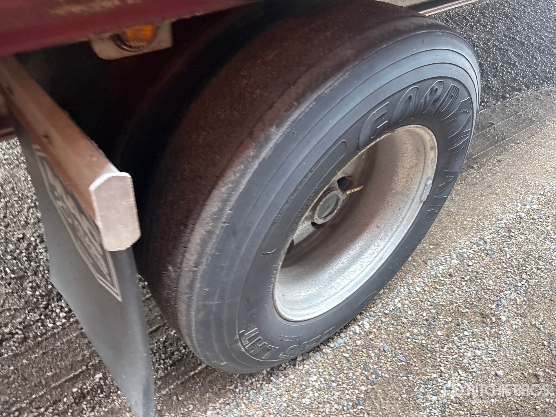 2020 Mac 53 ft T/A Spread Axle