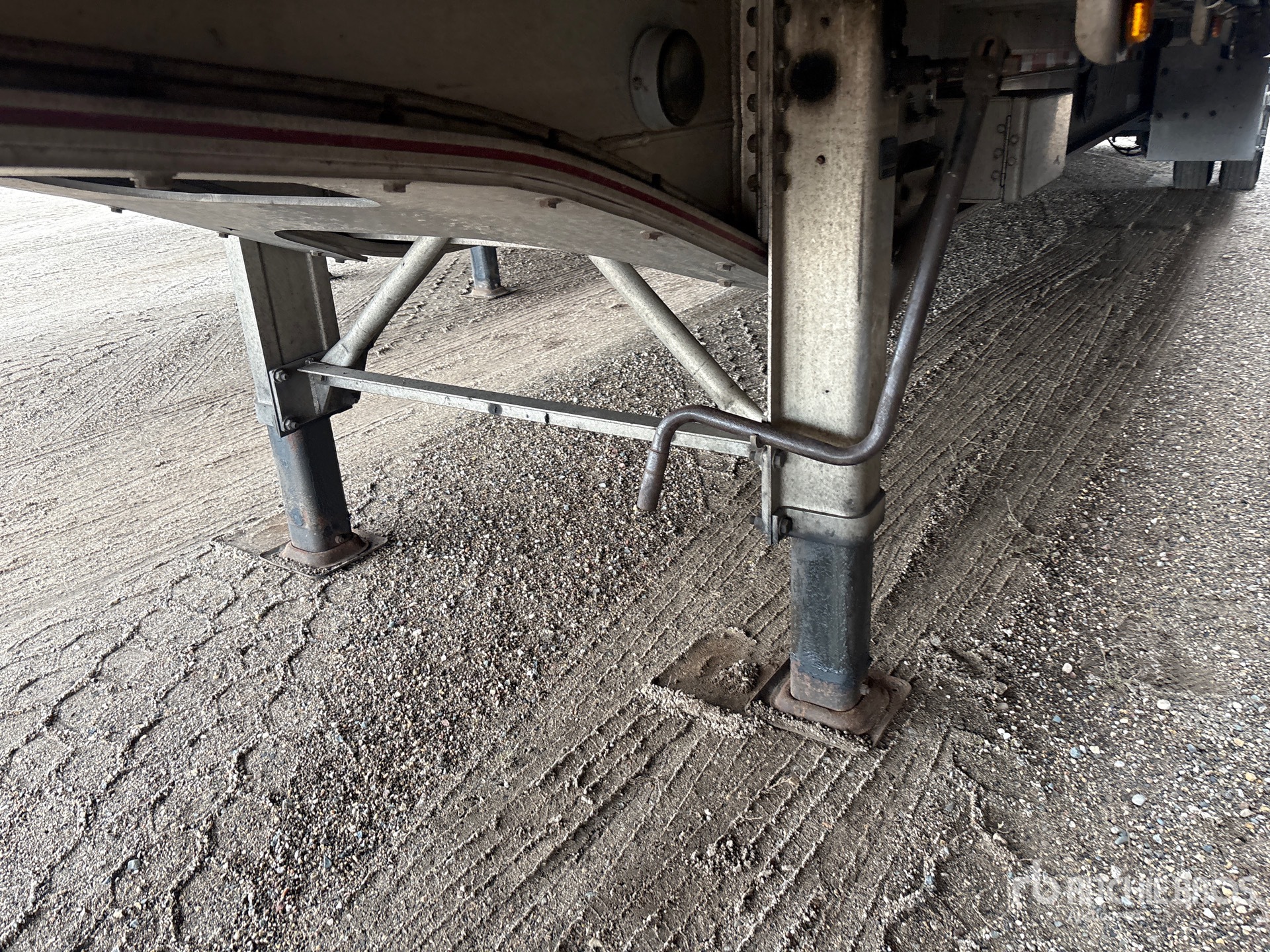 2020 Mac 53 ft T/A Spread Axle