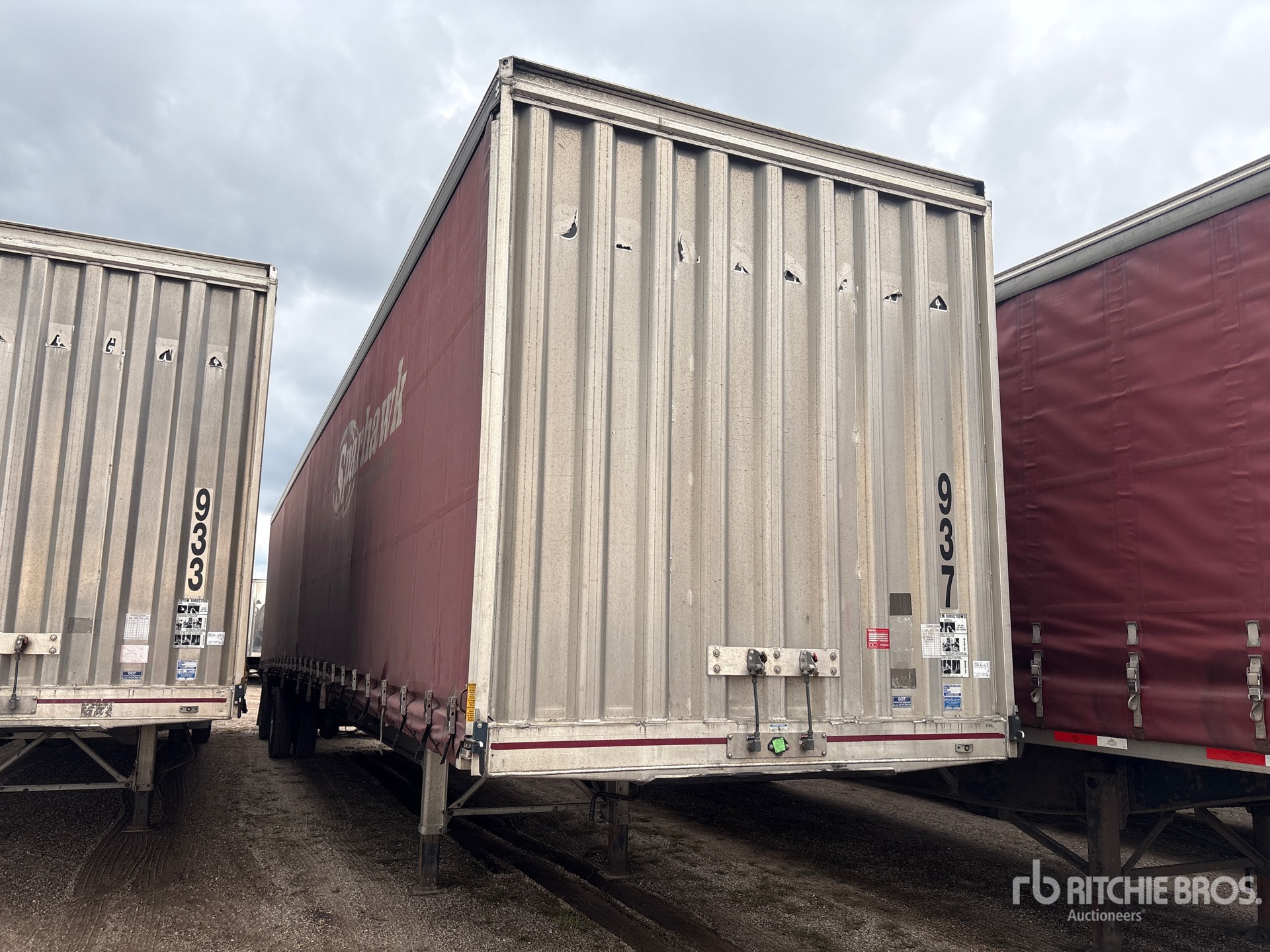 2020 Mac 53 ft T/A Spread Axle