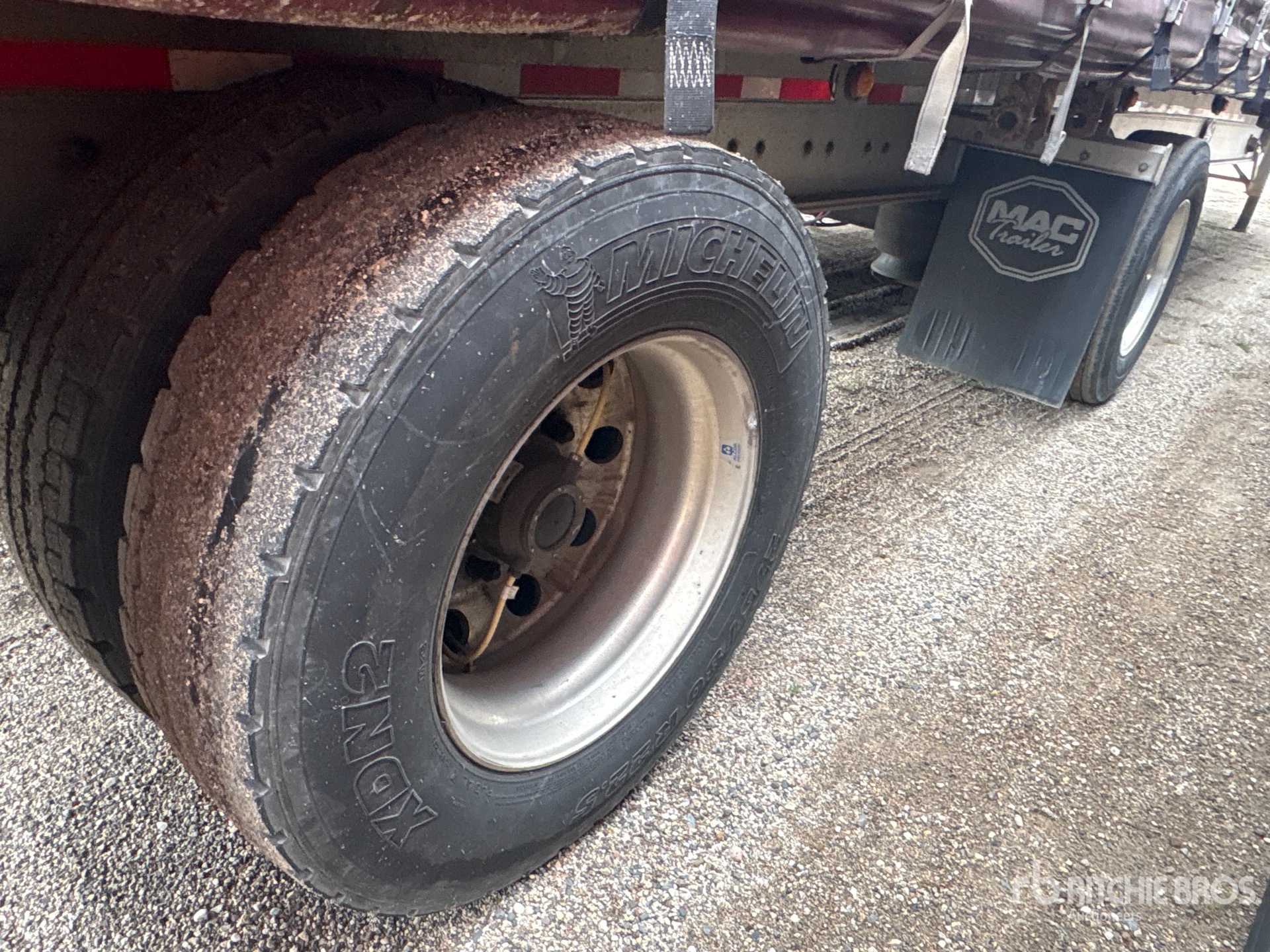 2020 Mac 53 ft T/A Spread Axle