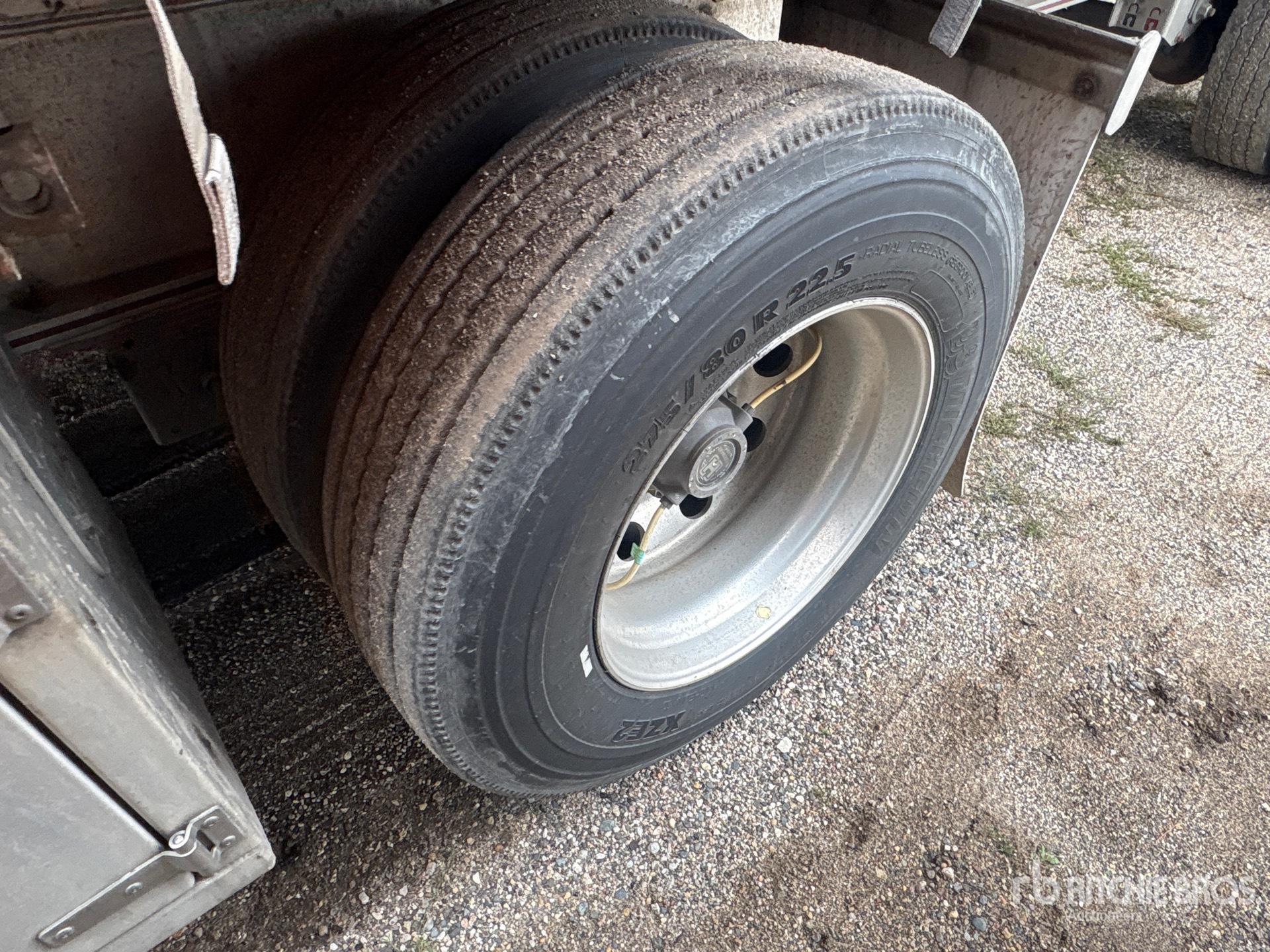 2020 Mac 53 ft T/A Spread Axle