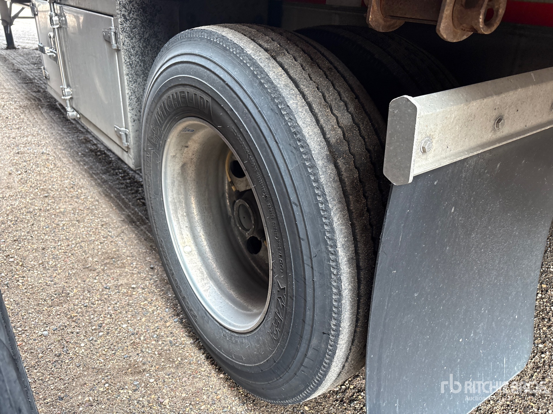 2020 Mac 53 ft T/A Spread Axle