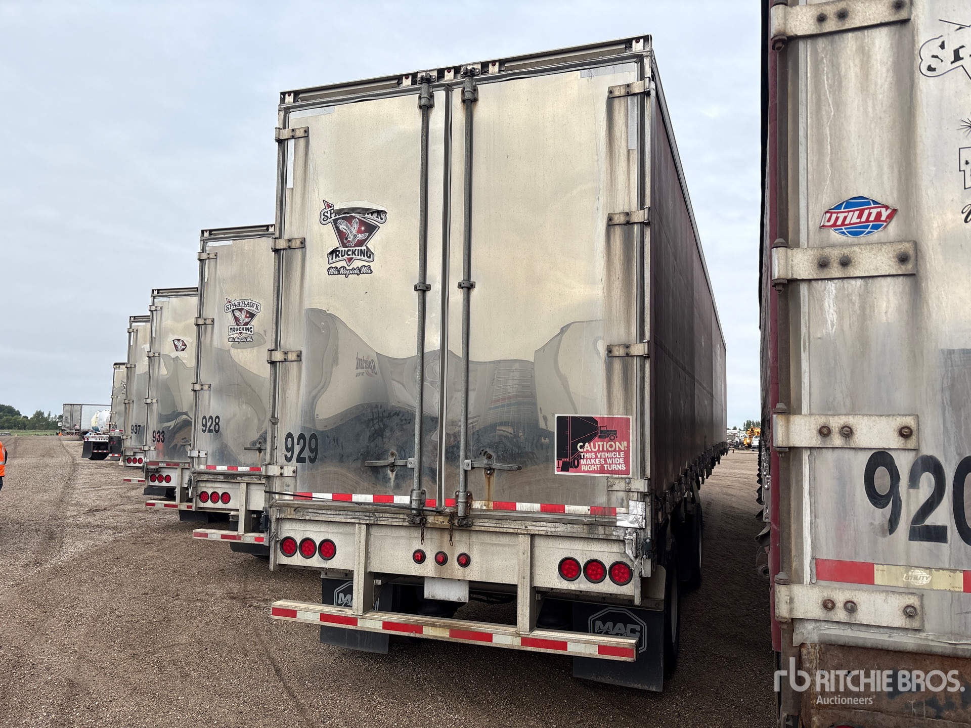 2020 Mac 53 ft T/A Spread Axle
