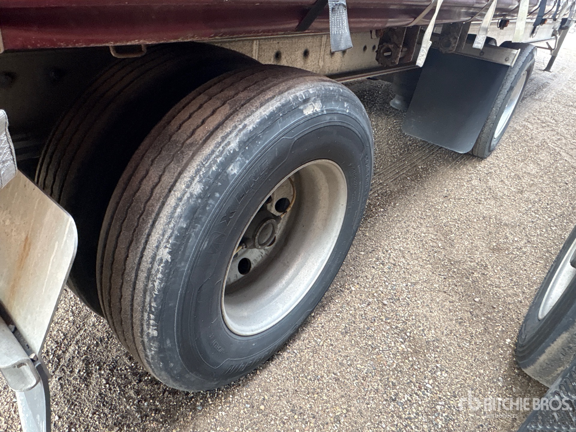 2020 Mac 53 ft T/A Spread Axle