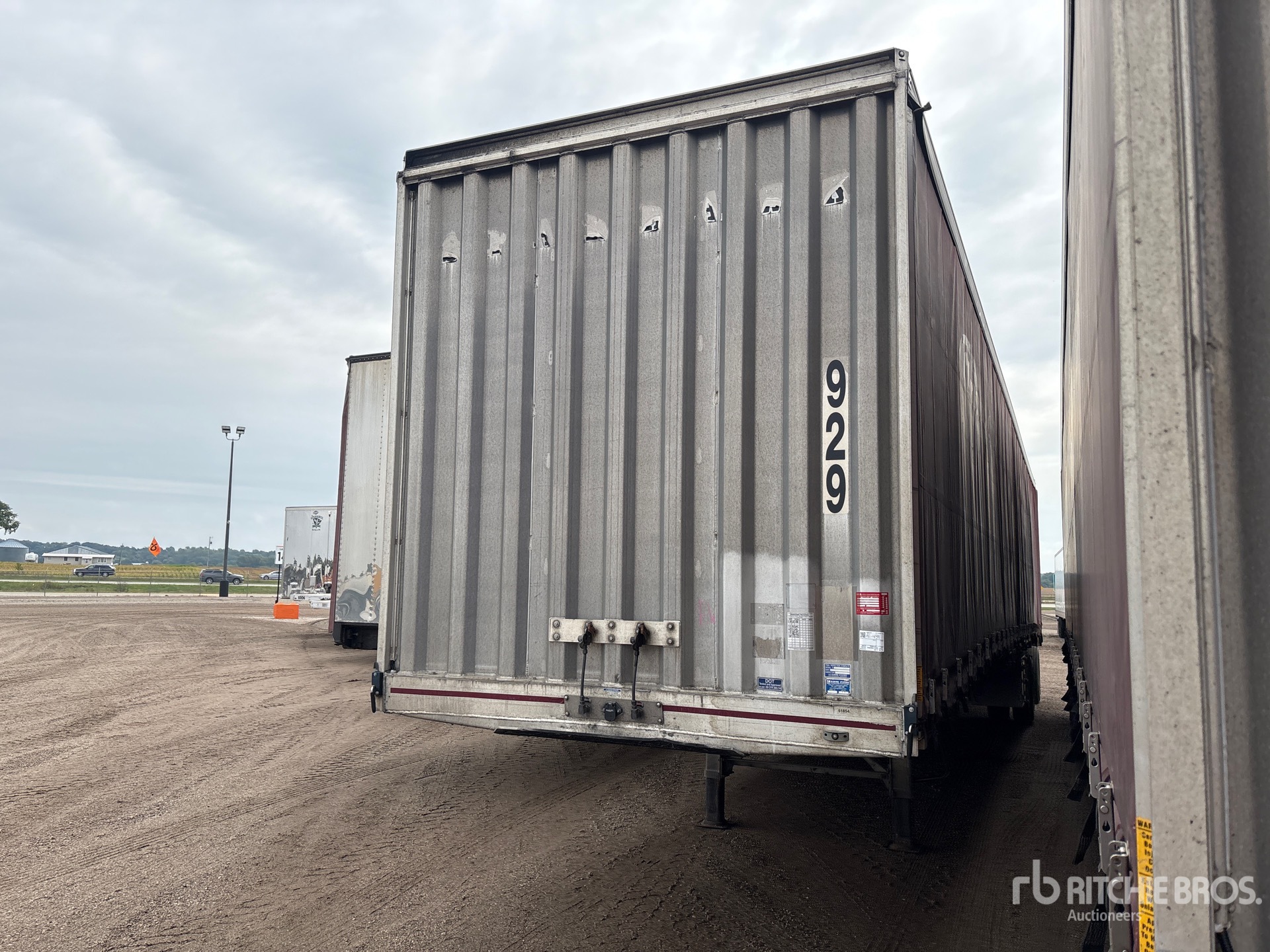 2020 Mac 53 ft T/A Spread Axle