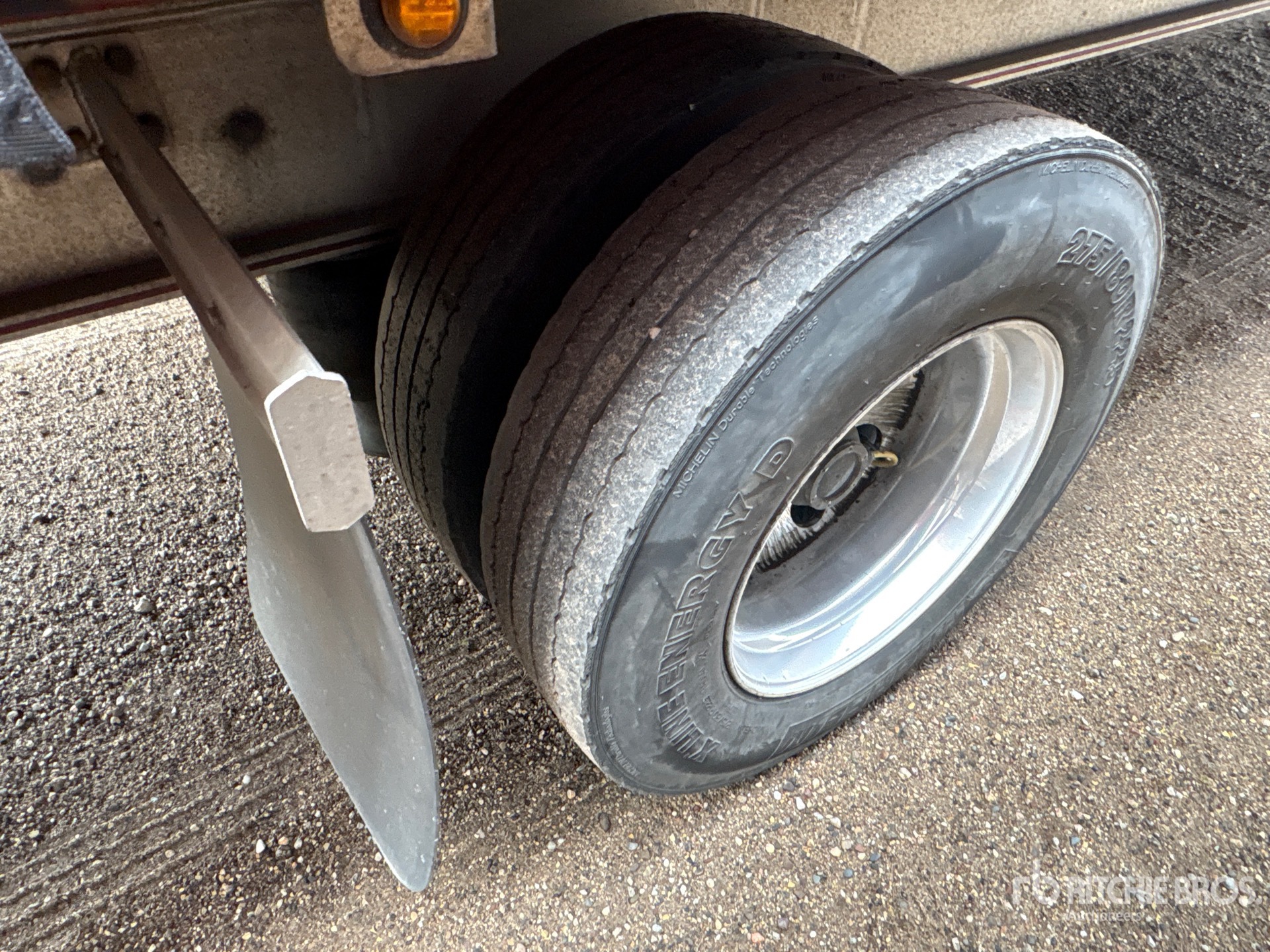 2020 Mac 53 ft T/A Spread Axle