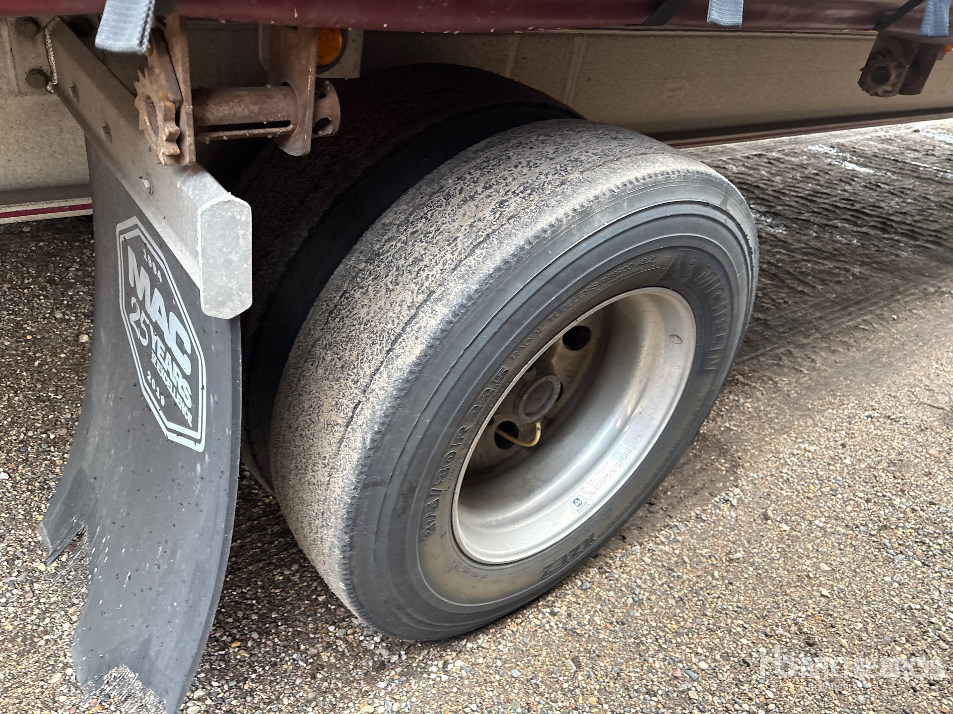 2020 Mac 53 ft T/A Spread Axle