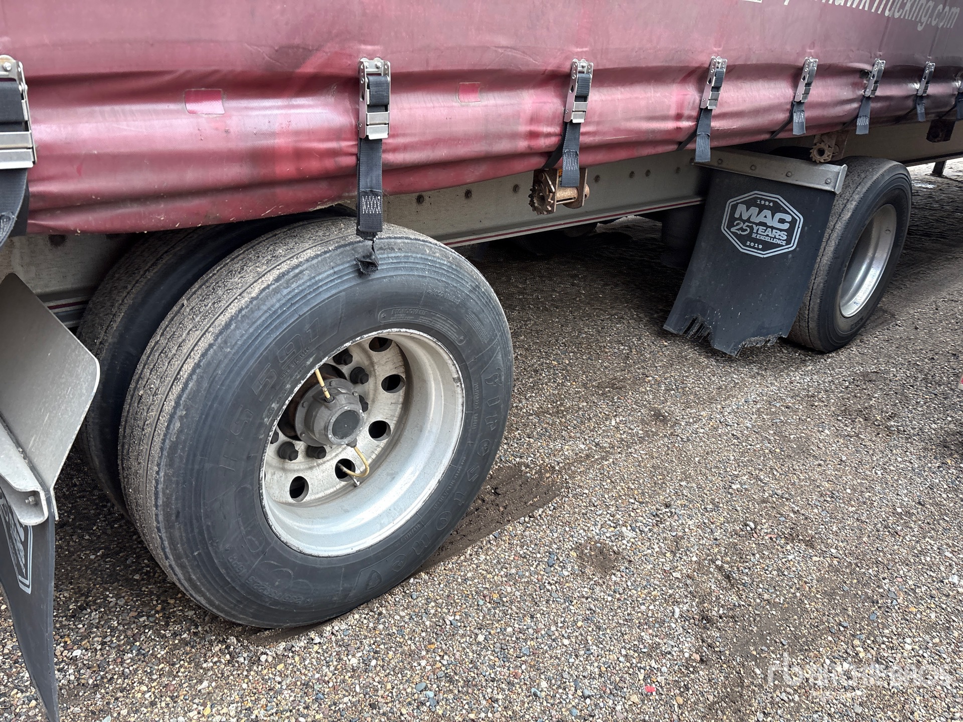 2020 Mac 53 ft T/A Spread Axle