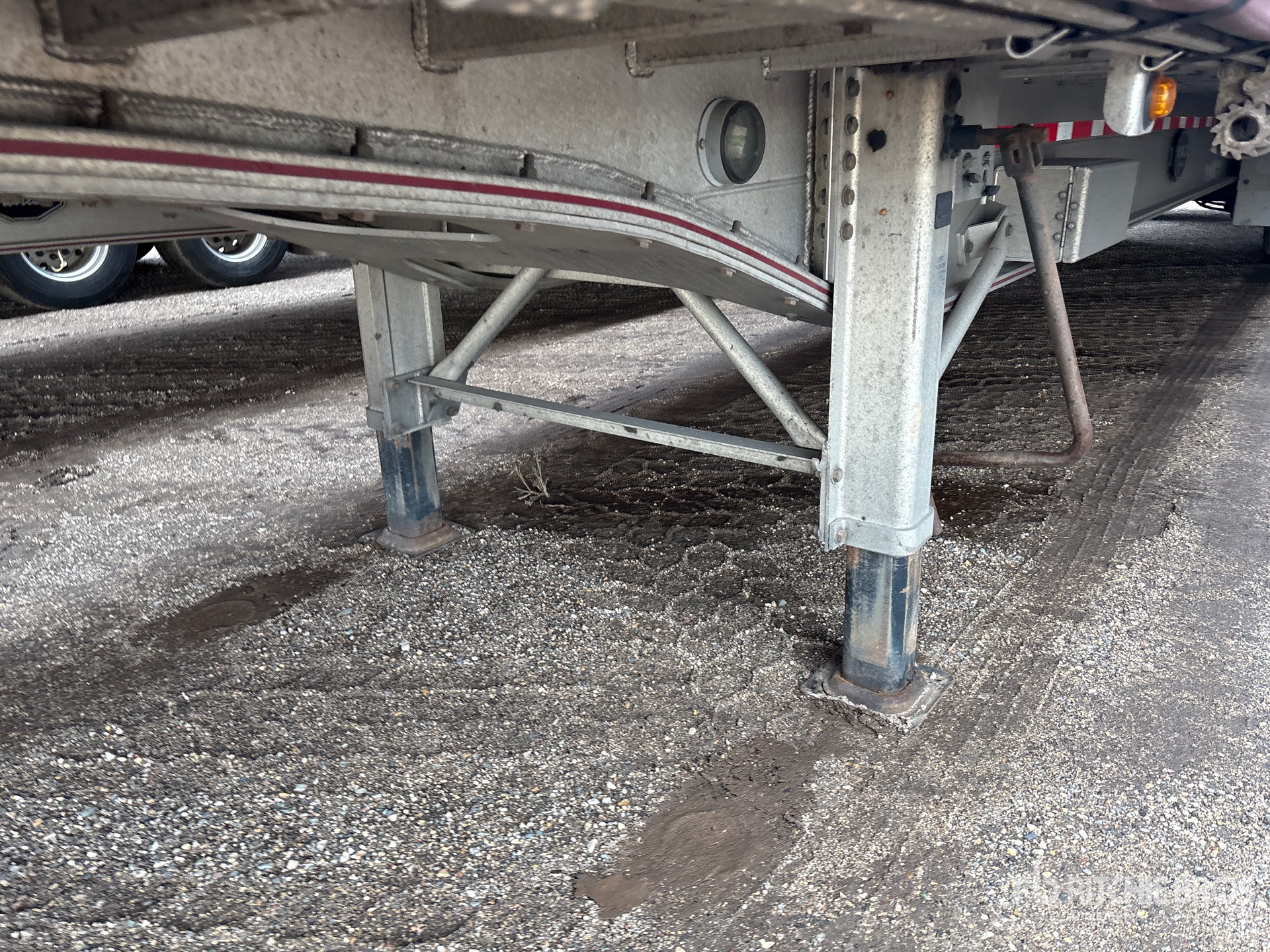 2020 Mac 53 ft T/A Spread Axle