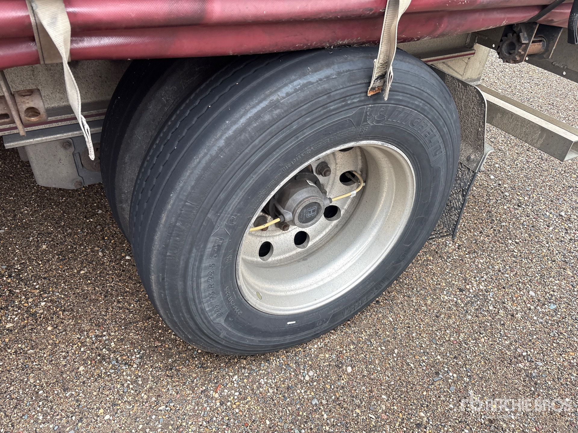 2020 Mac 53 ft T/A Spread Axle