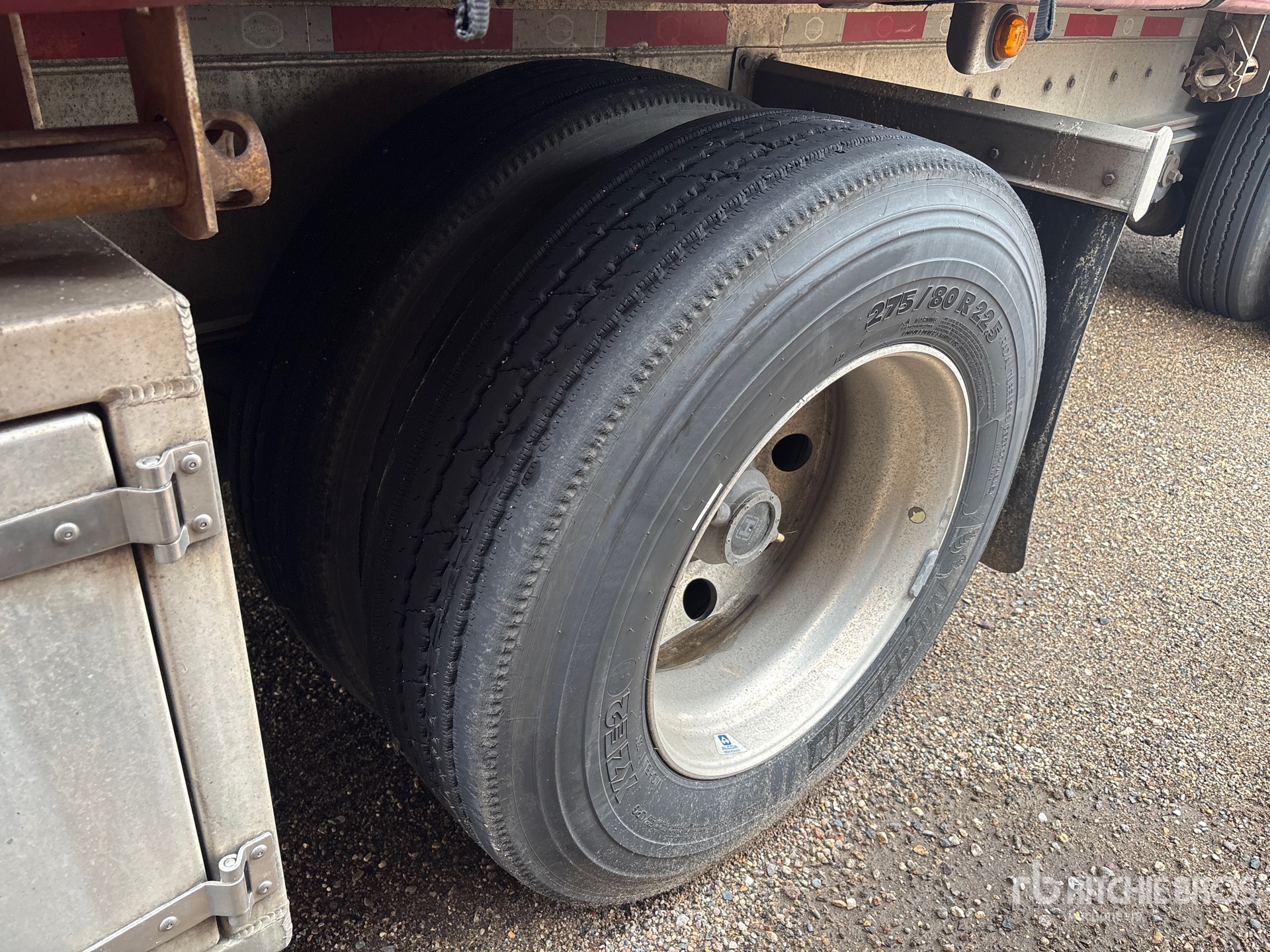 2020 Mac 53 ft T/A Spread Axle
