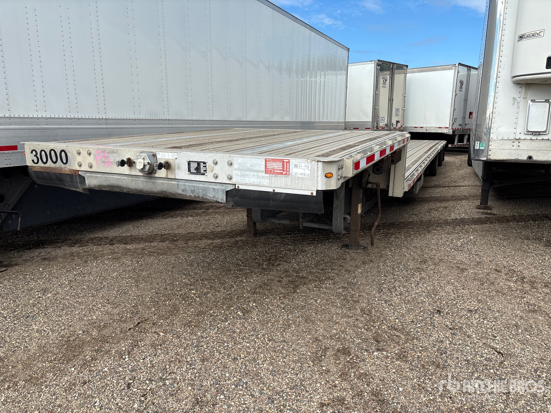 2014 Manac 53 ft T/A Spread Axle