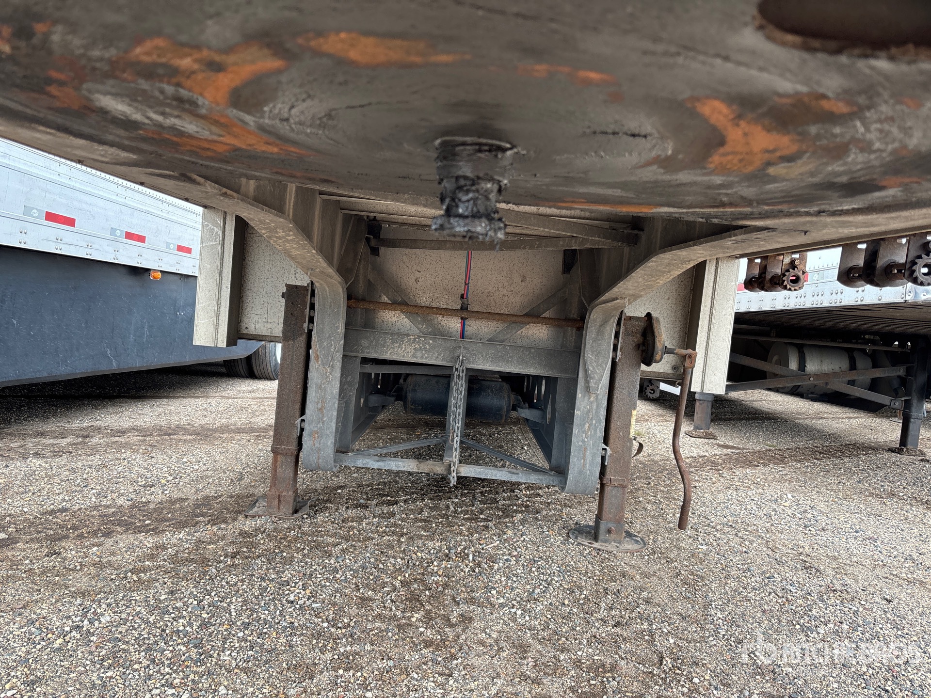 2014 Manac 53 ft T/A Spread Axle