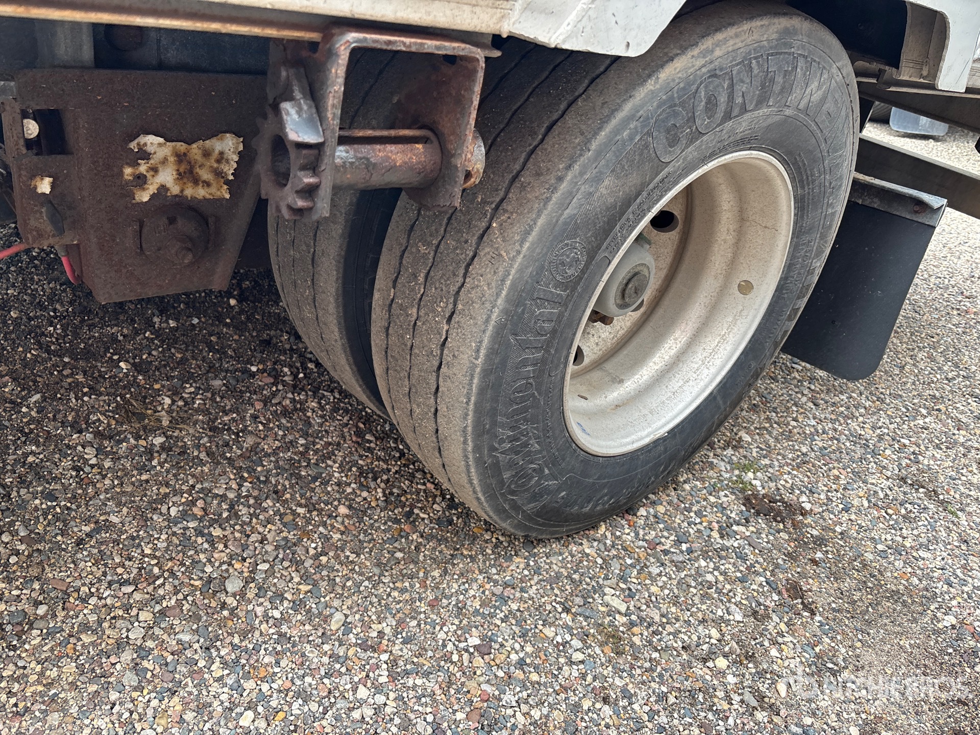 2014 Manac 53 ft T/A Spread Axle