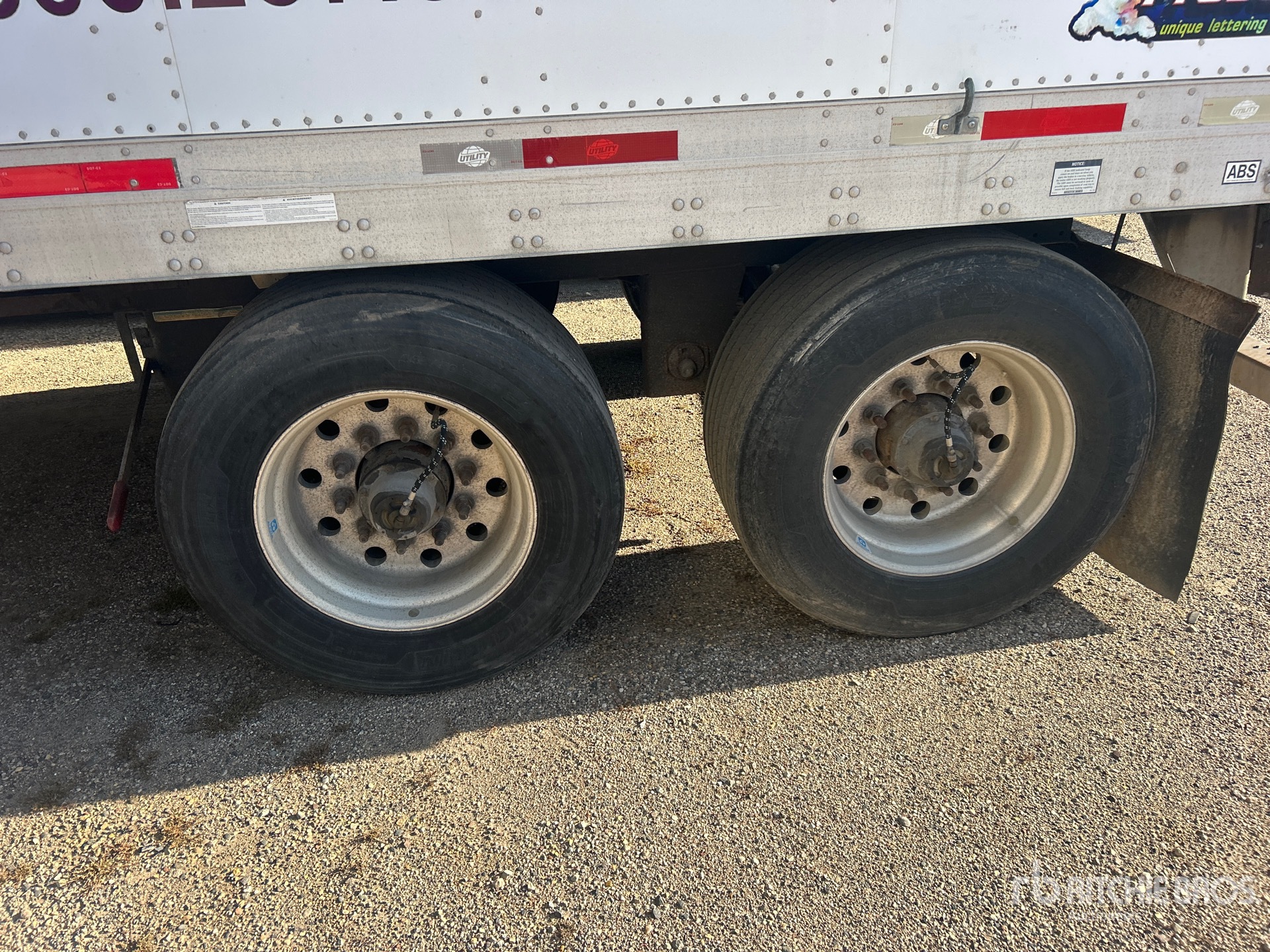 2010 Utility 53 ft x 102 in T/A