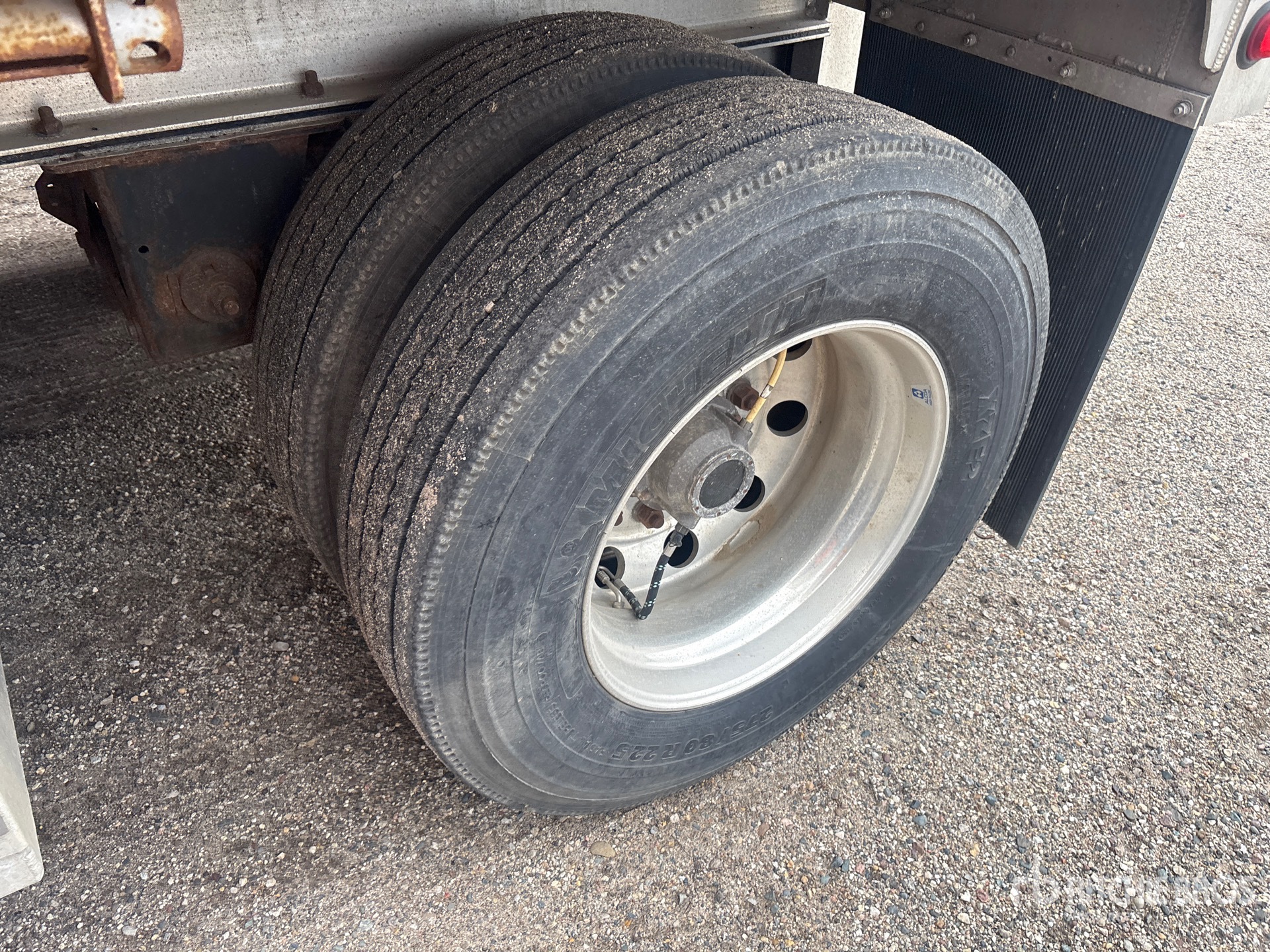 2021 Mac 48 ft T/A Spread Axle
