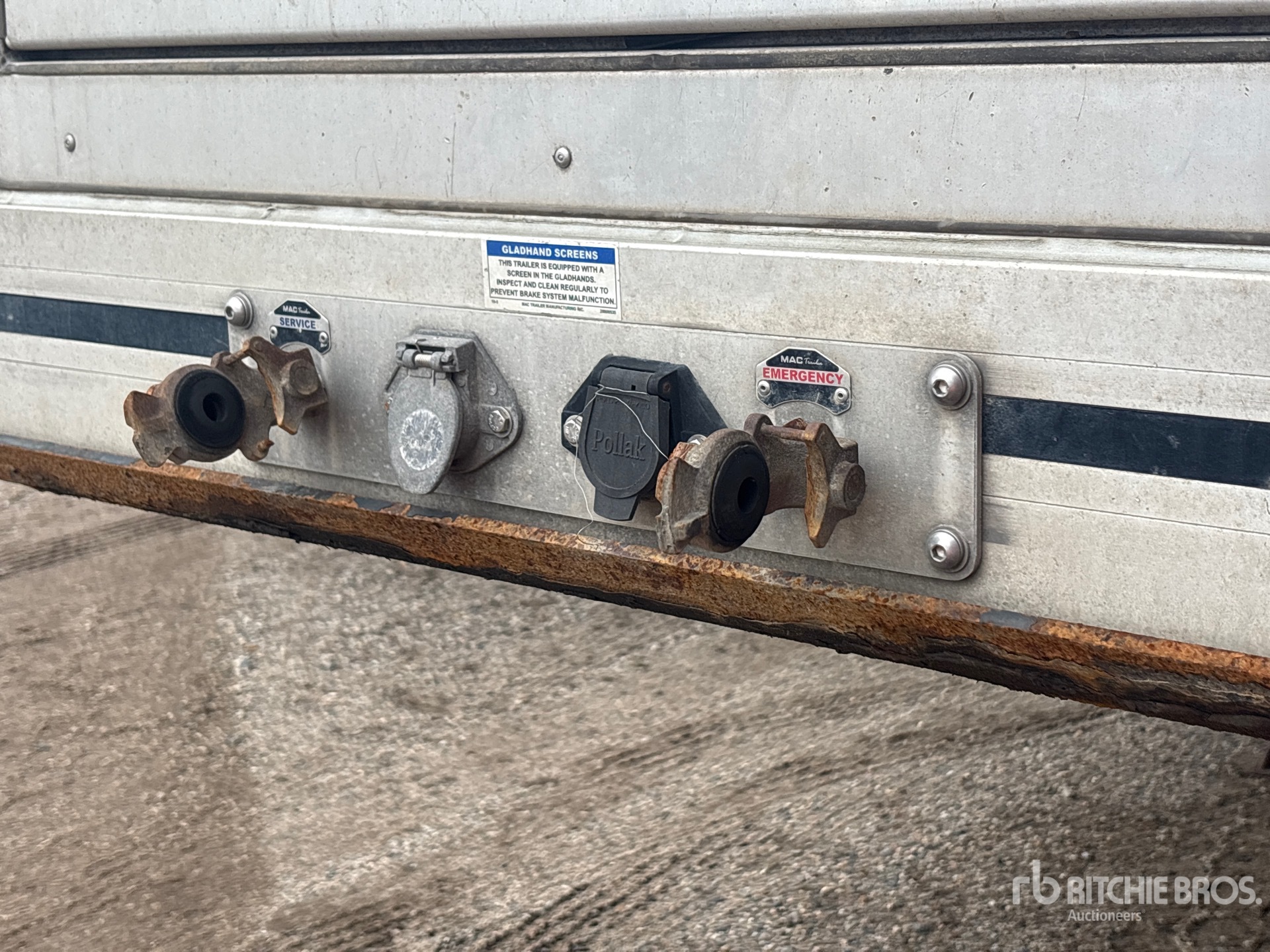 2021 Mac 48 ft T/A Spread Axle
