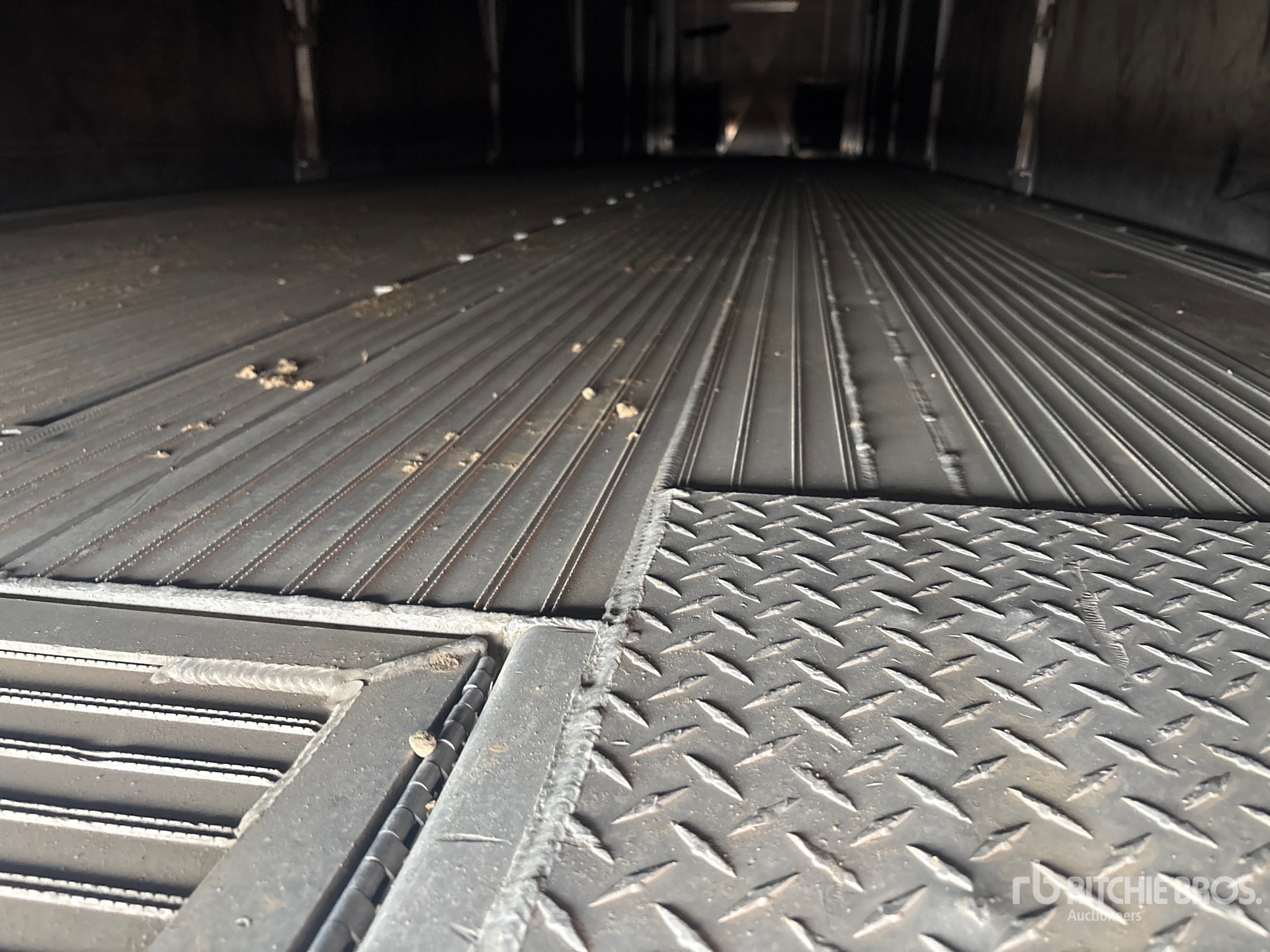 2021 Mac 48 ft T/A Spread Axle
