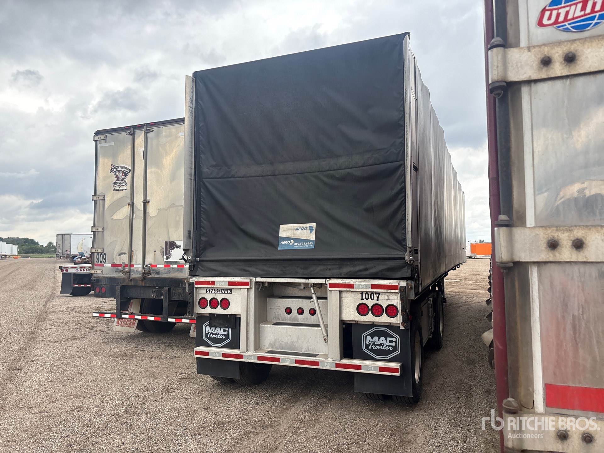 2021 Mac 48 ft T/A Spread Axle
