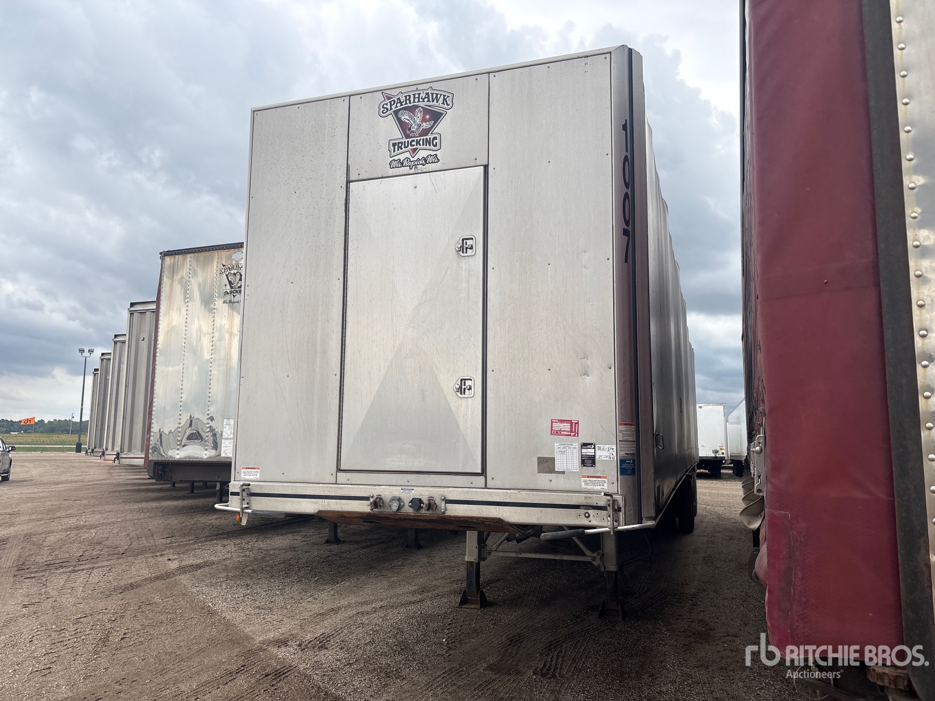 2021 Mac 48 ft T/A Spread Axle