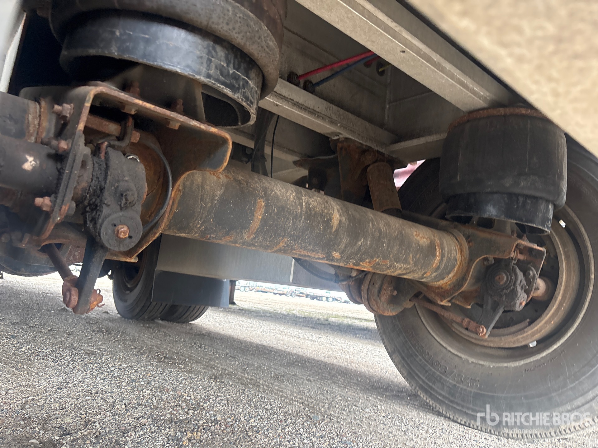 2021 Mac 48 ft T/A Spread Axle
