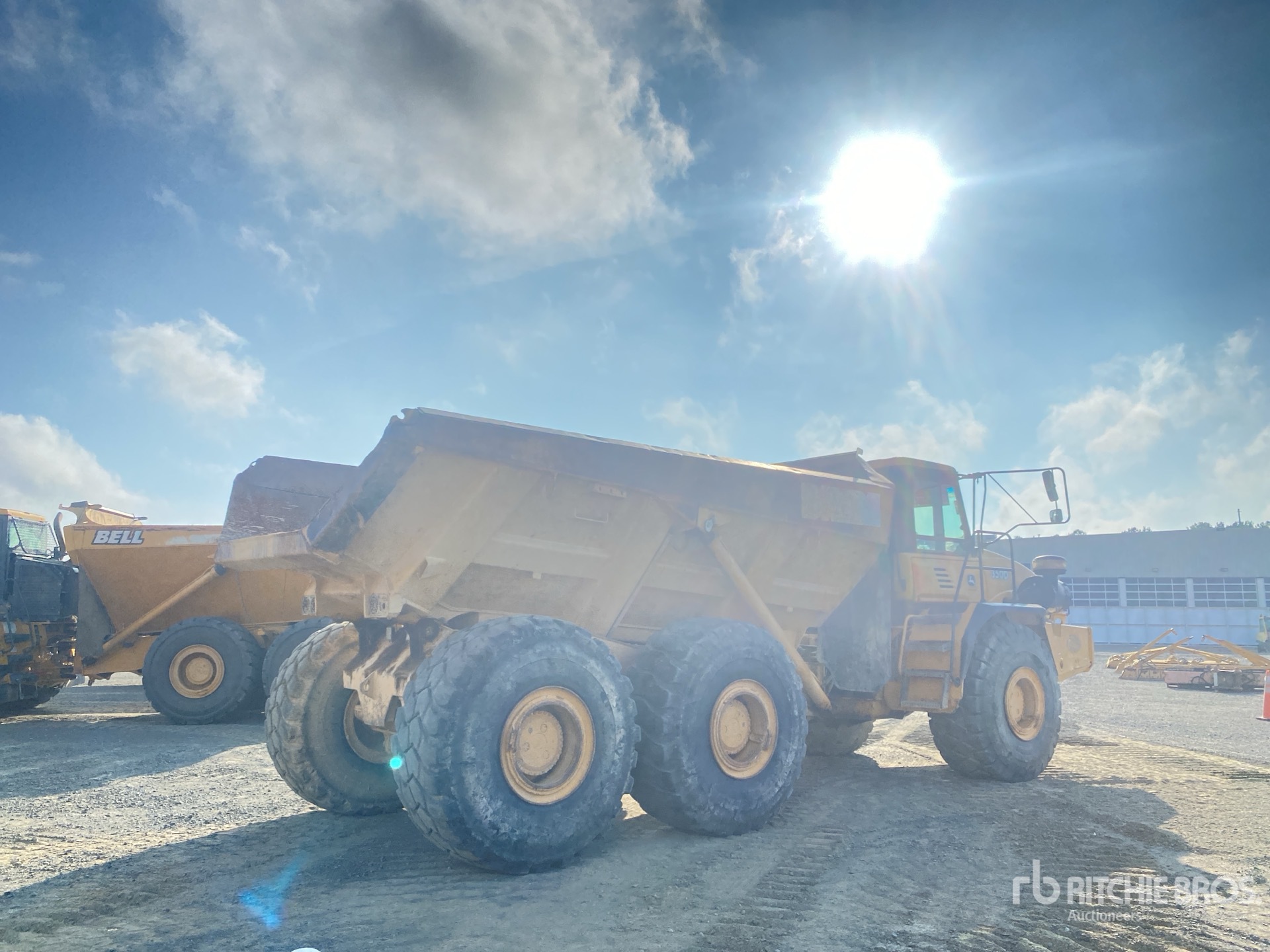 2005 John Deere 350D