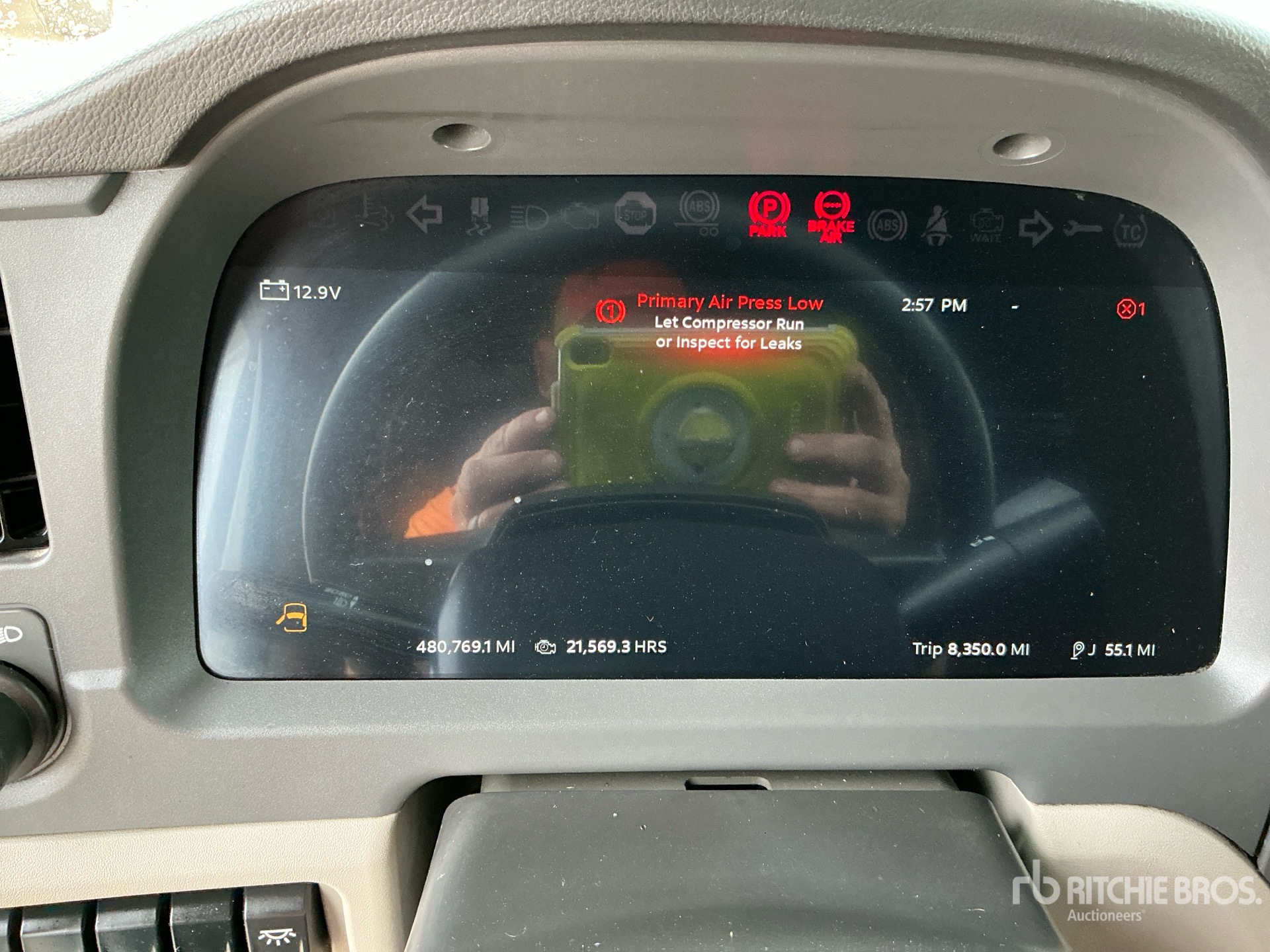 2023 Peterbilt 579