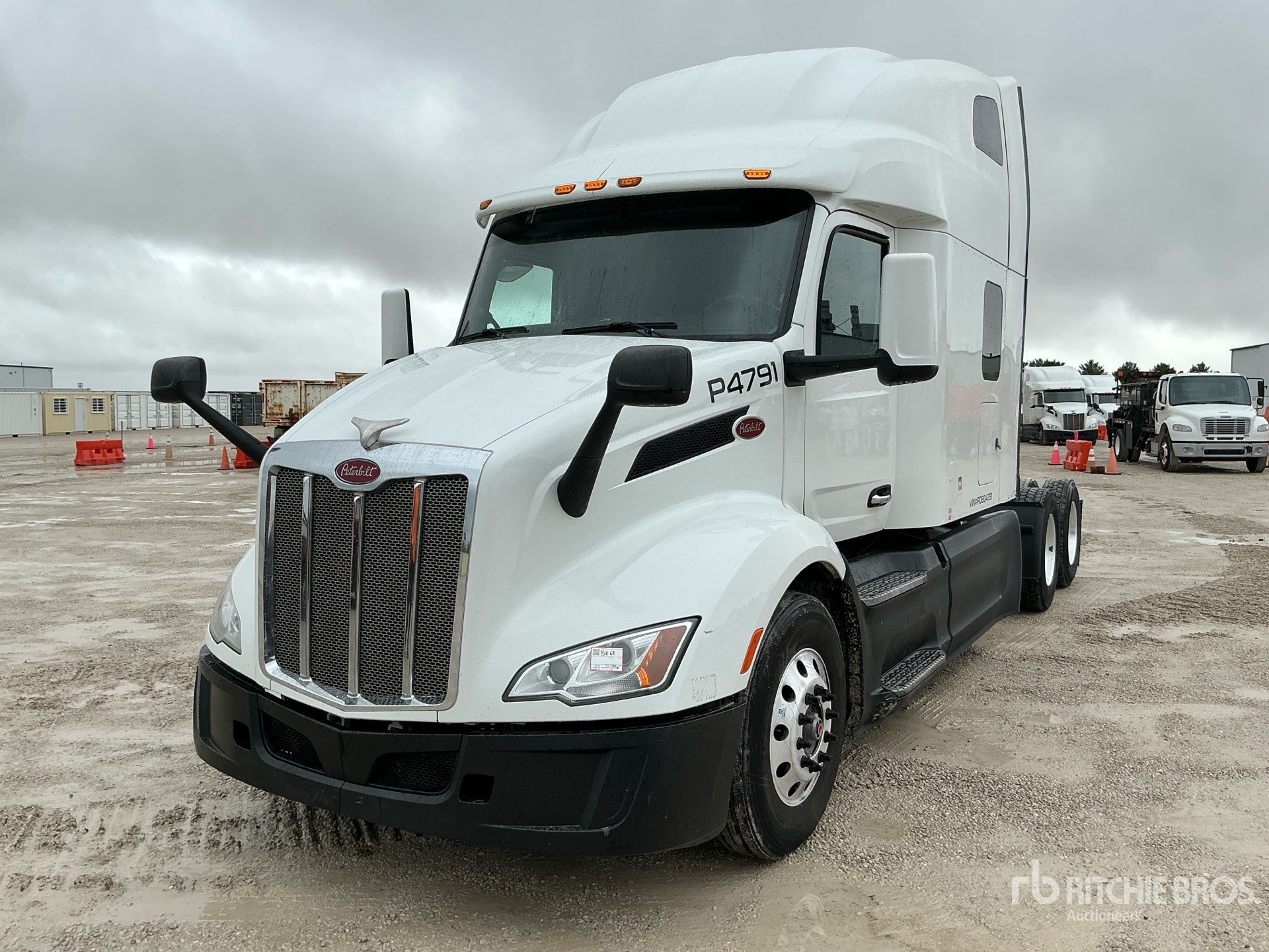 Photo of 2023 Peterbilt 579