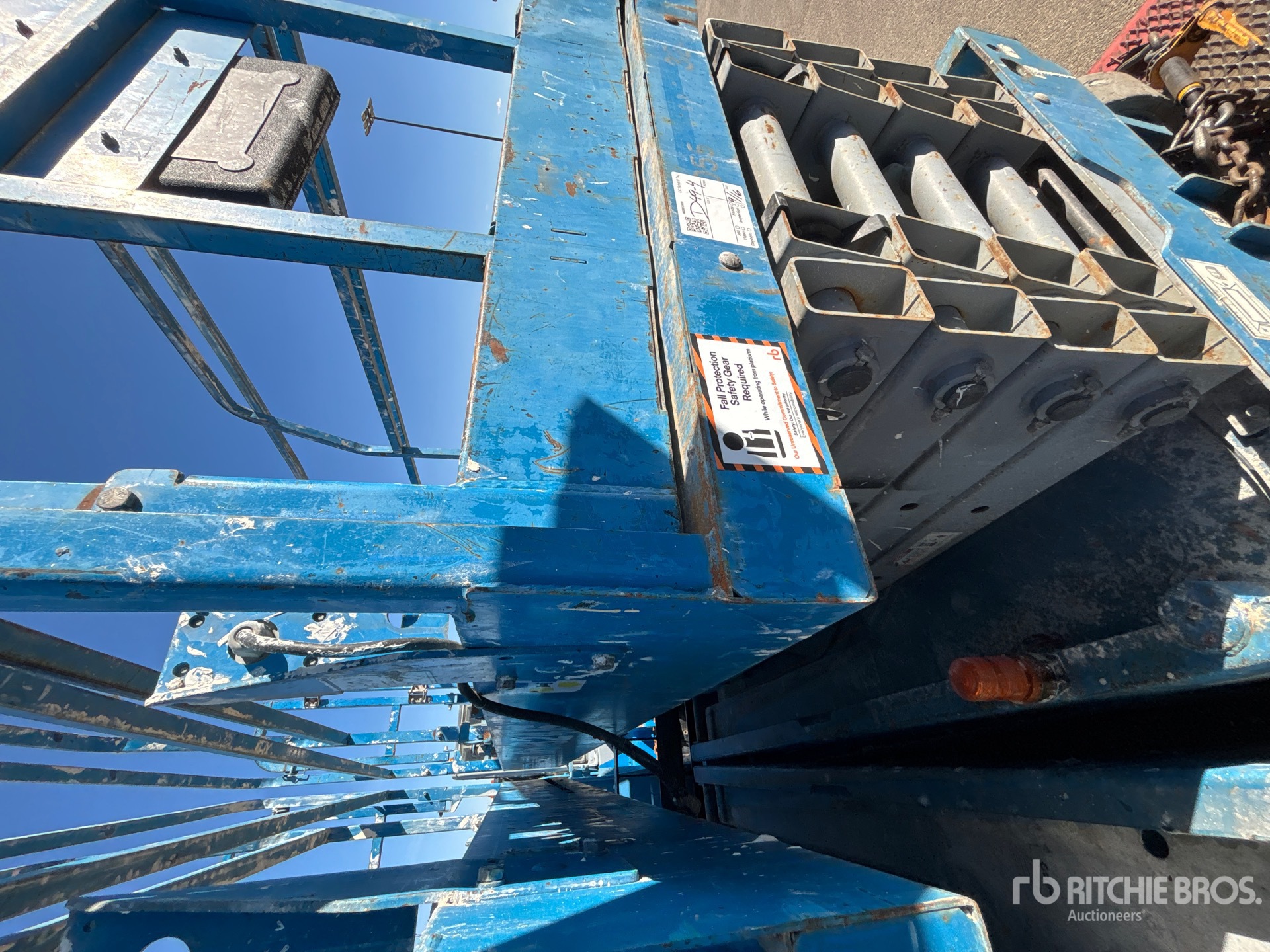 2012 Genie GS3246